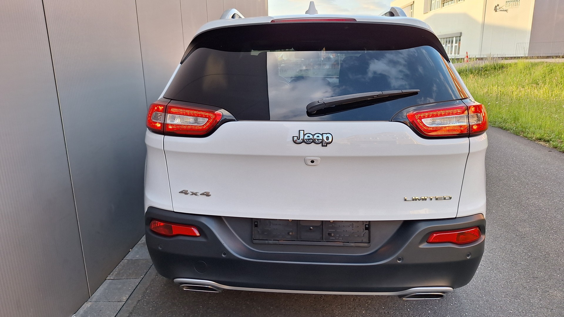 JEEP 3.2 V6 Limited AWD-image-6