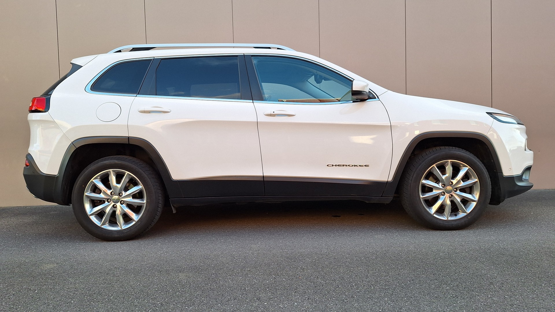 JEEP 3.2 V6 Limited AWD-image-1