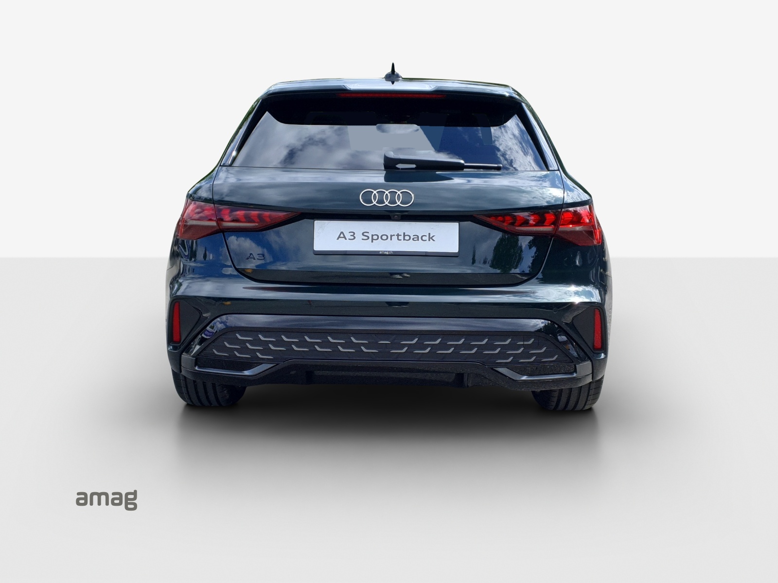 AUDI A3 Sportback TFSI 110 kW S line Attraction S tronic-image-3