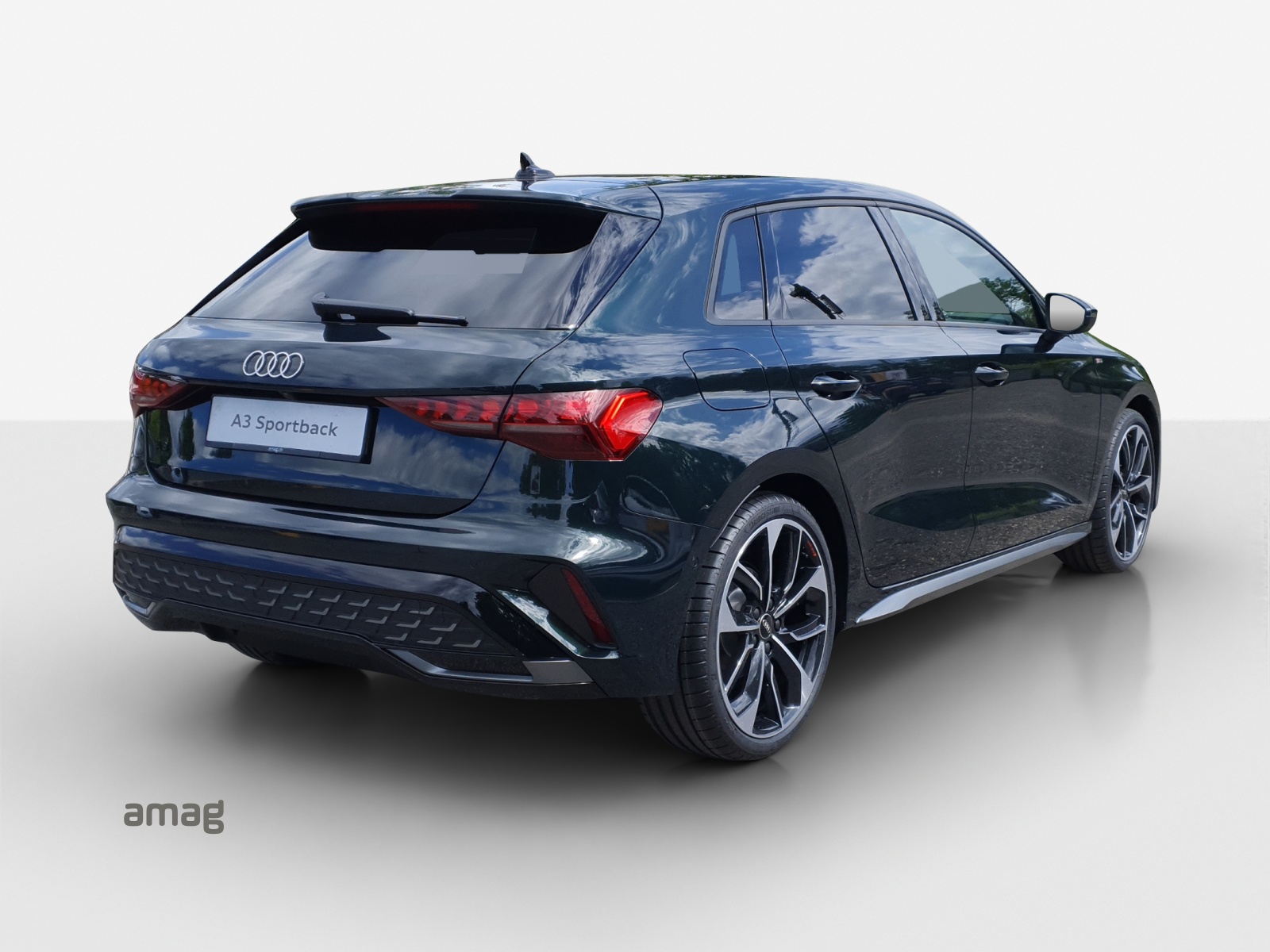 AUDI A3 Sportback TFSI 110 kW S line Attraction S tronic-image-4