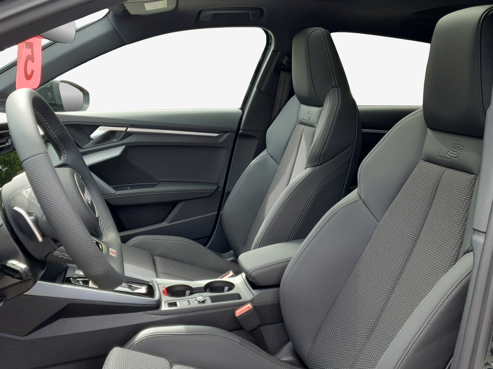 AUDI A3 Sportback TFSI 110 kW S line Attraction S tronic-image-7