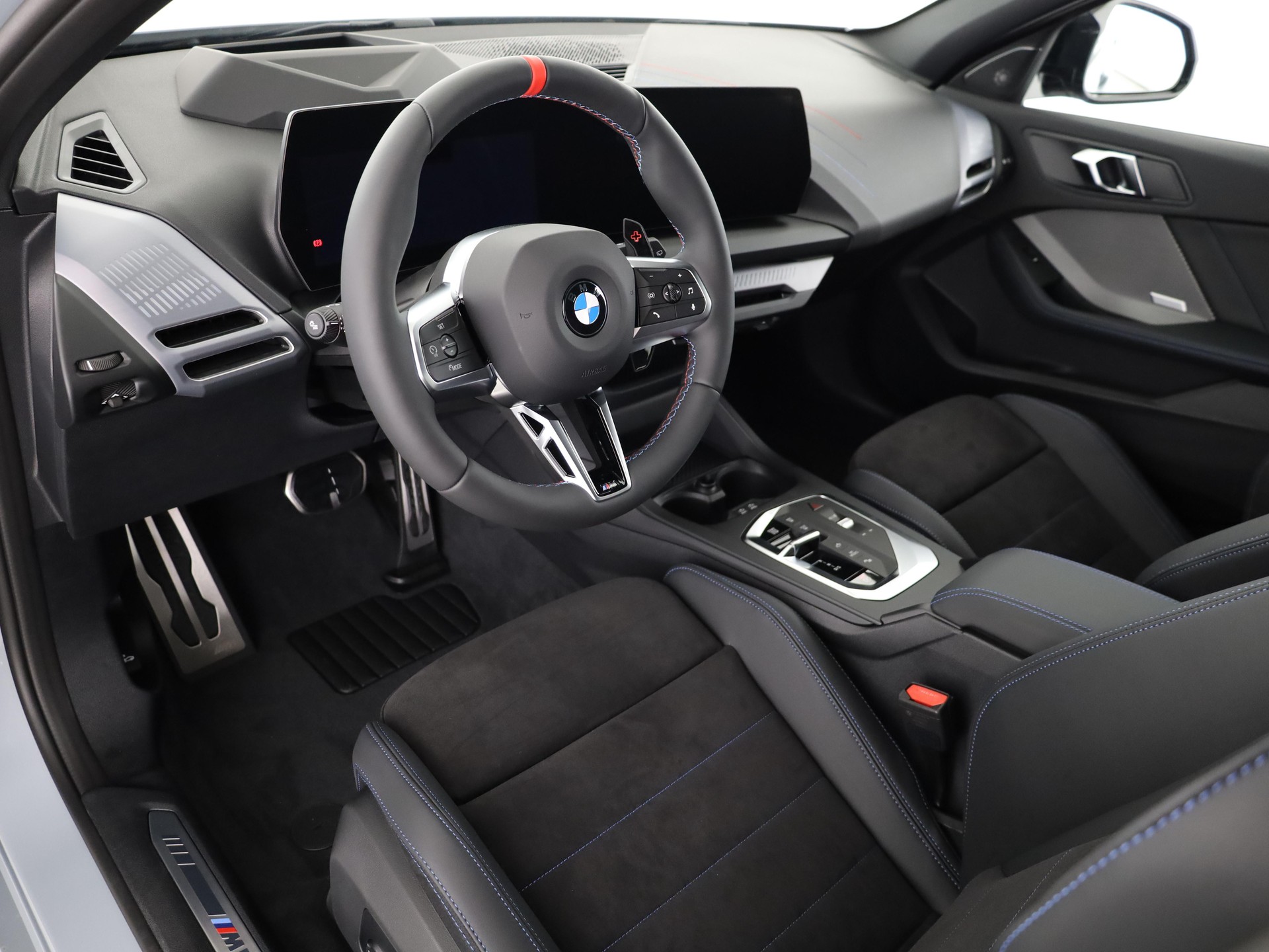 BMW M135i xDrive-image-9