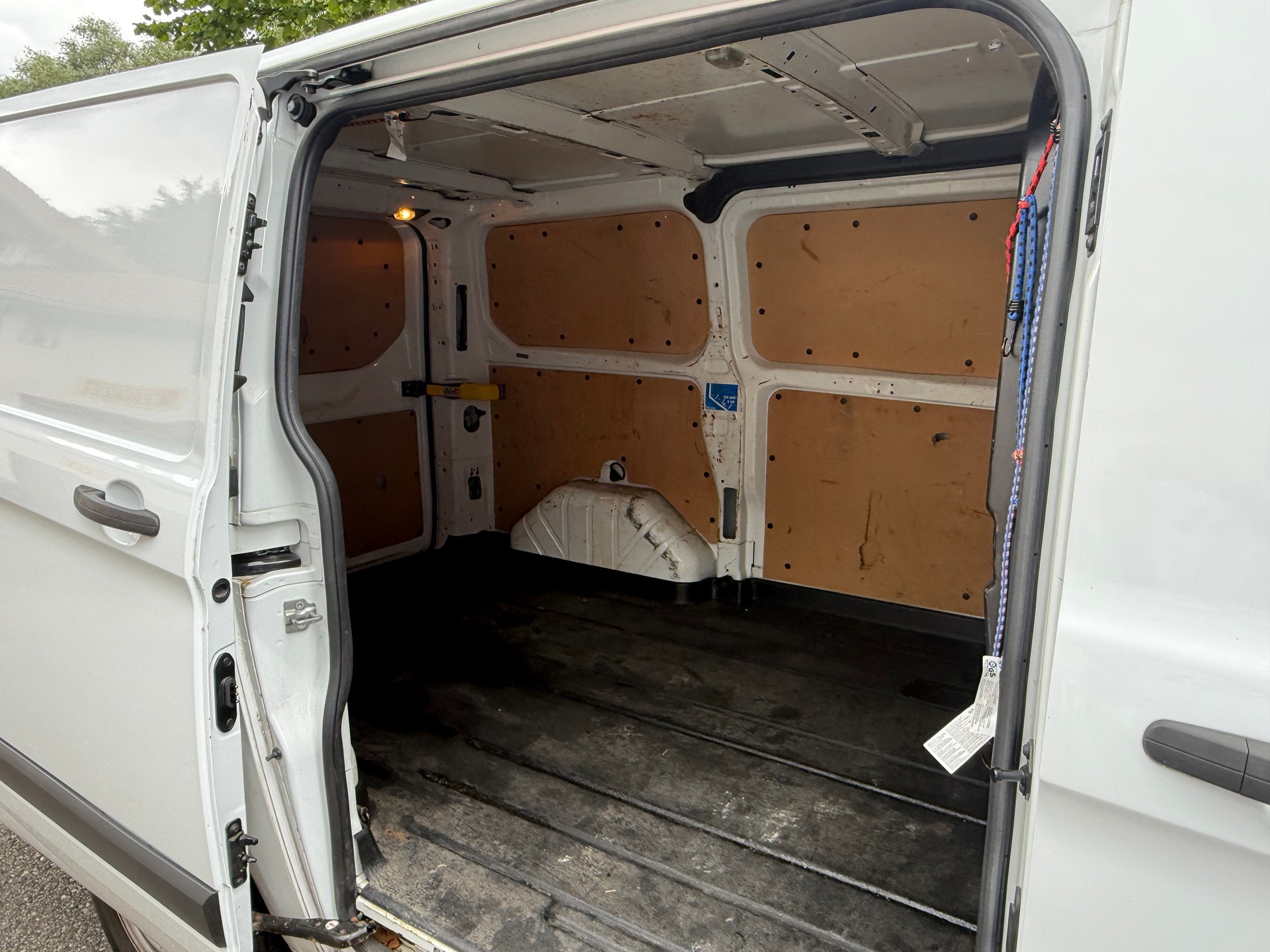 FORD TRANSIT CUSTOM L1-image-8