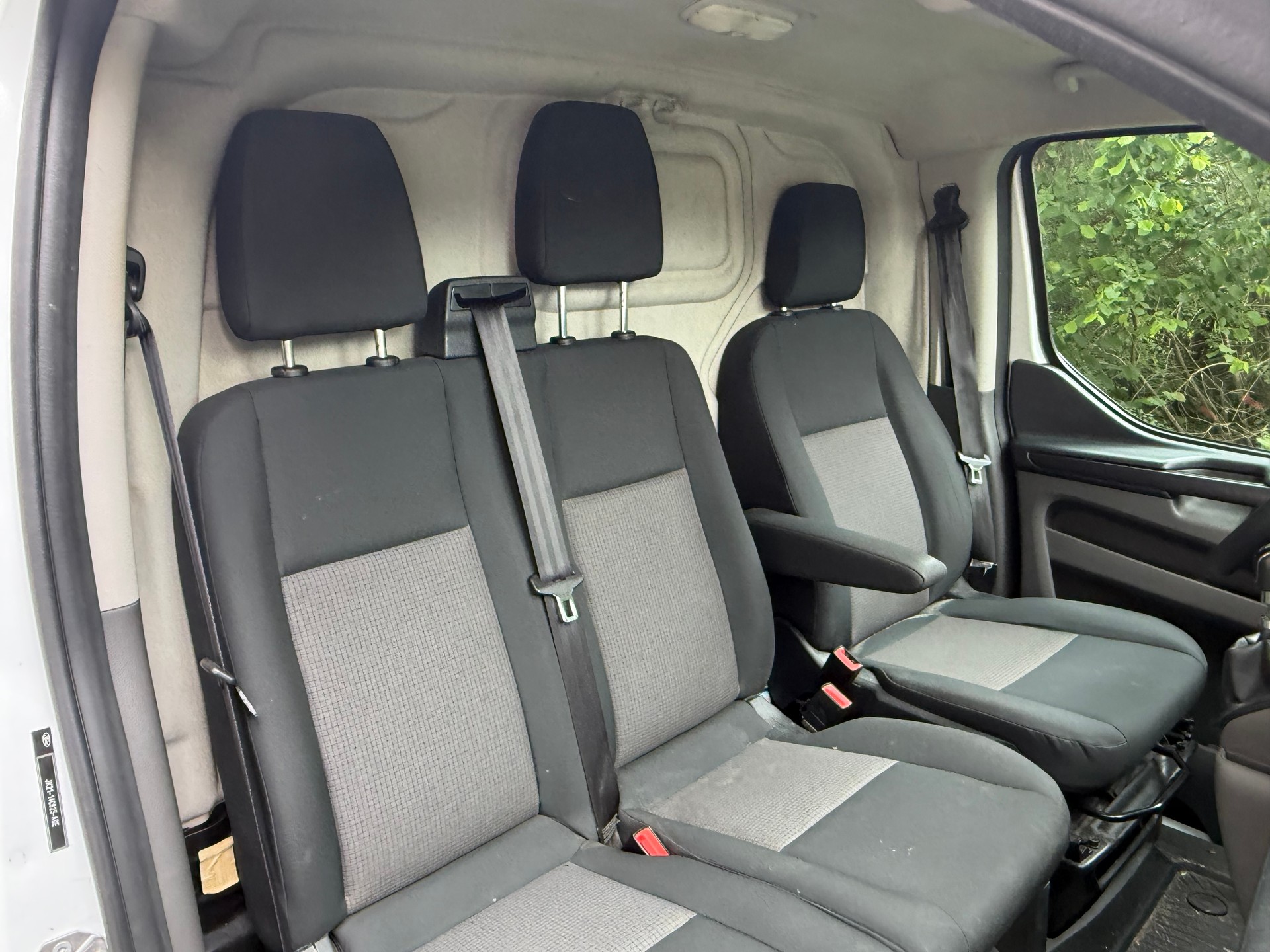 FORD TRANSIT CUSTOM L1-image-10