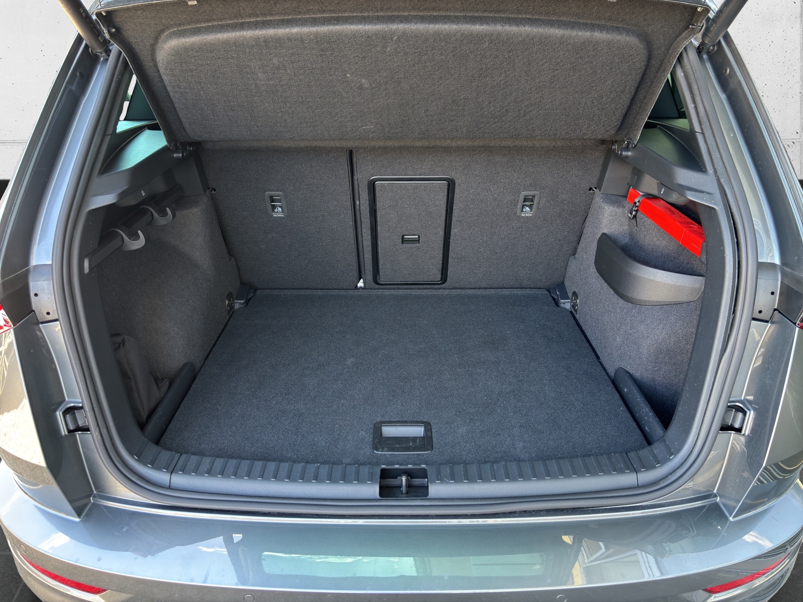 SKODA New Karoq 2.0 TSI SportLine 4x4 DSG mit AHK, Lederausstattung & fortl. Werksgarantie-image-7