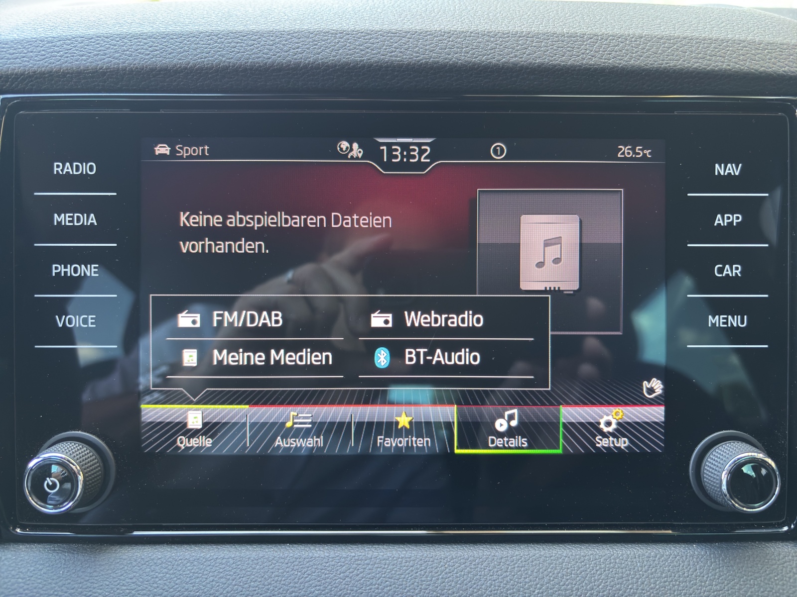 SKODA New Karoq 2.0 TSI SportLine 4x4 DSG mit AHK, Lederausstattung & fortl. Werksgarantie-image-22