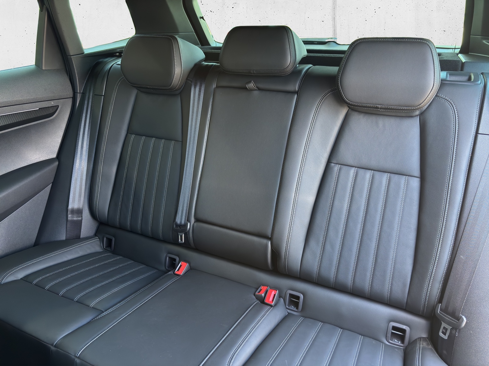 SKODA New Karoq 2.0 TSI SportLine 4x4 DSG mit AHK, Lederausstattung & fortl. Werksgarantie-image-30