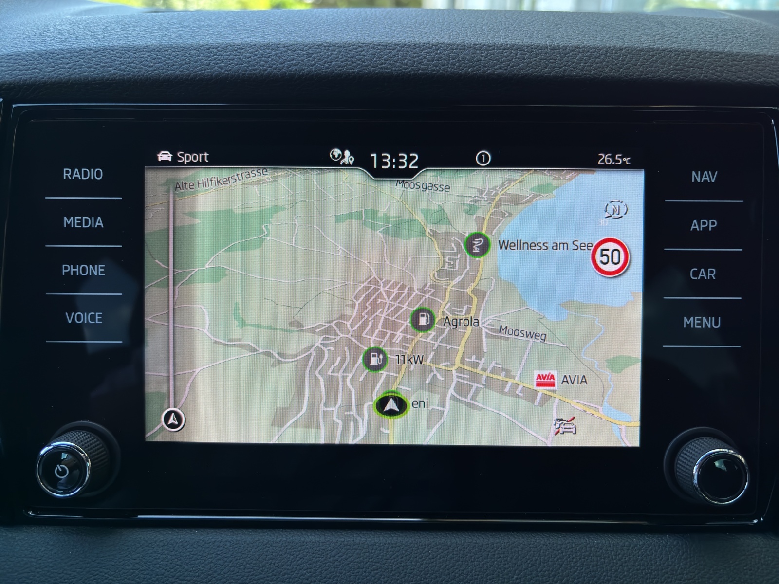 SKODA New Karoq 2.0 TSI SportLine 4x4 DSG mit AHK, Lederausstattung & fortl. Werksgarantie-image-24
