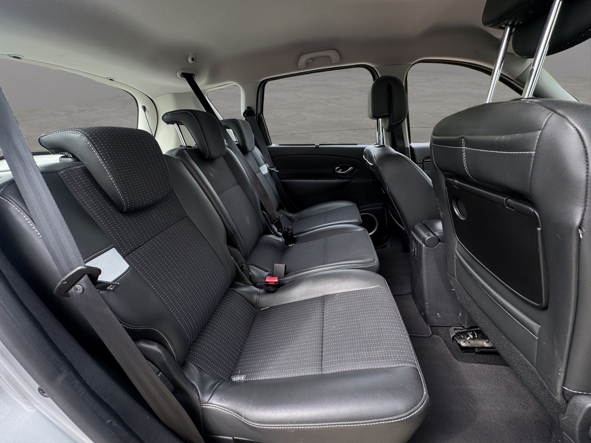 RENAULT Scénic 1.4 16V Turbo Privilège-image-14