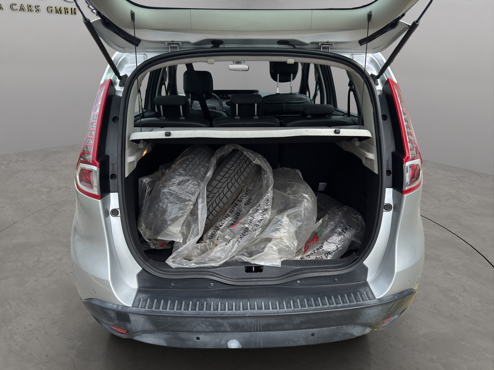 RENAULT Scénic 1.4 16V Turbo Privilège-image-15
