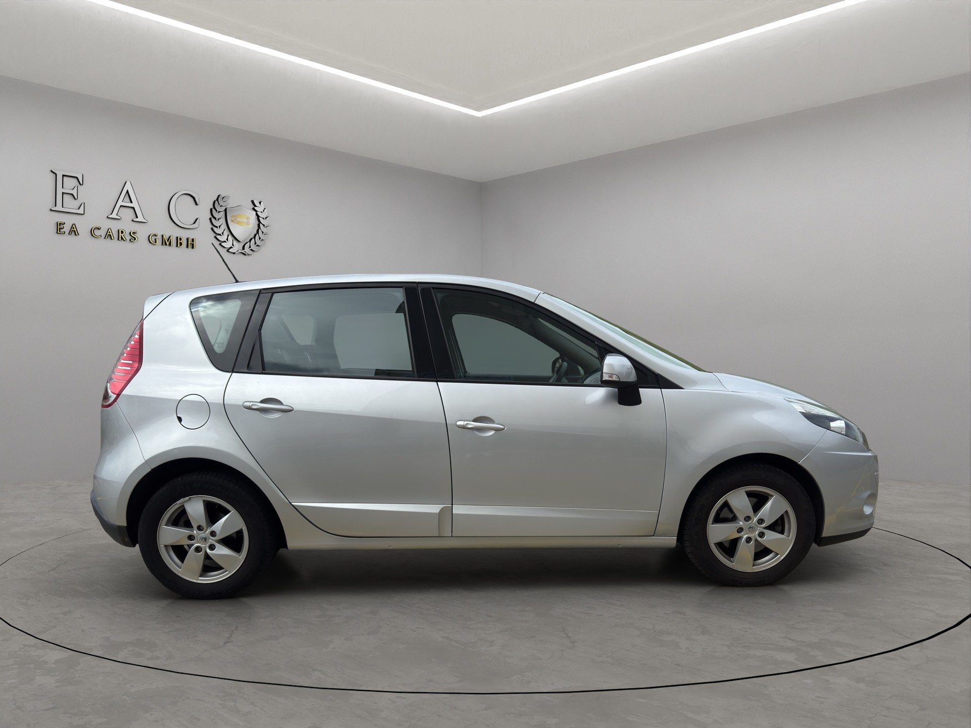 RENAULT Scénic 1.4 16V Turbo Privilège-image-5