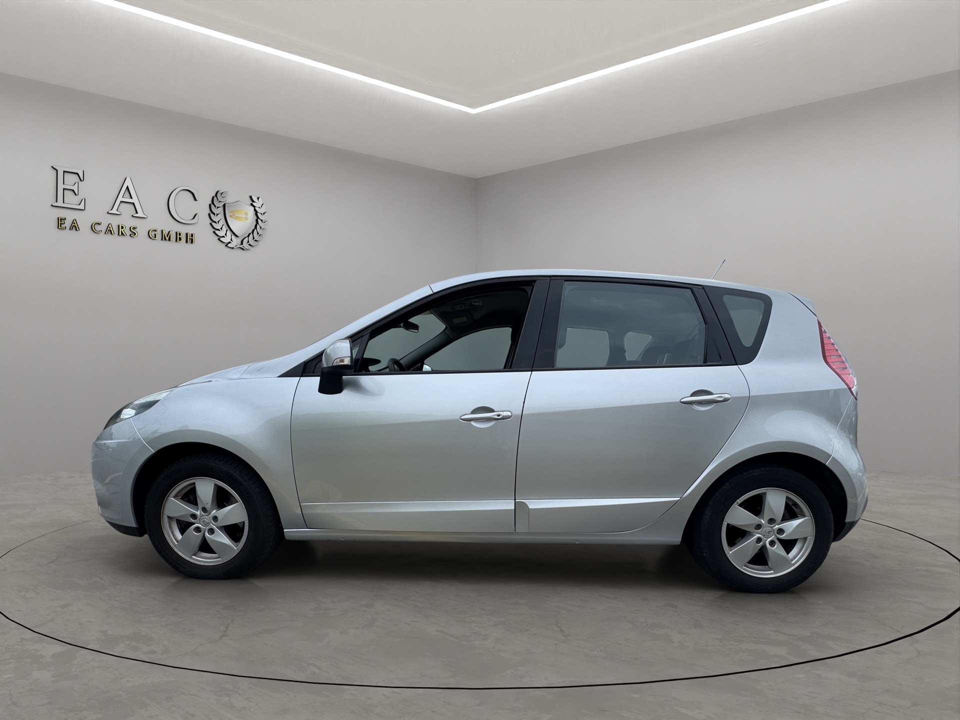 RENAULT Scénic 1.4 16V Turbo Privilège-image-1