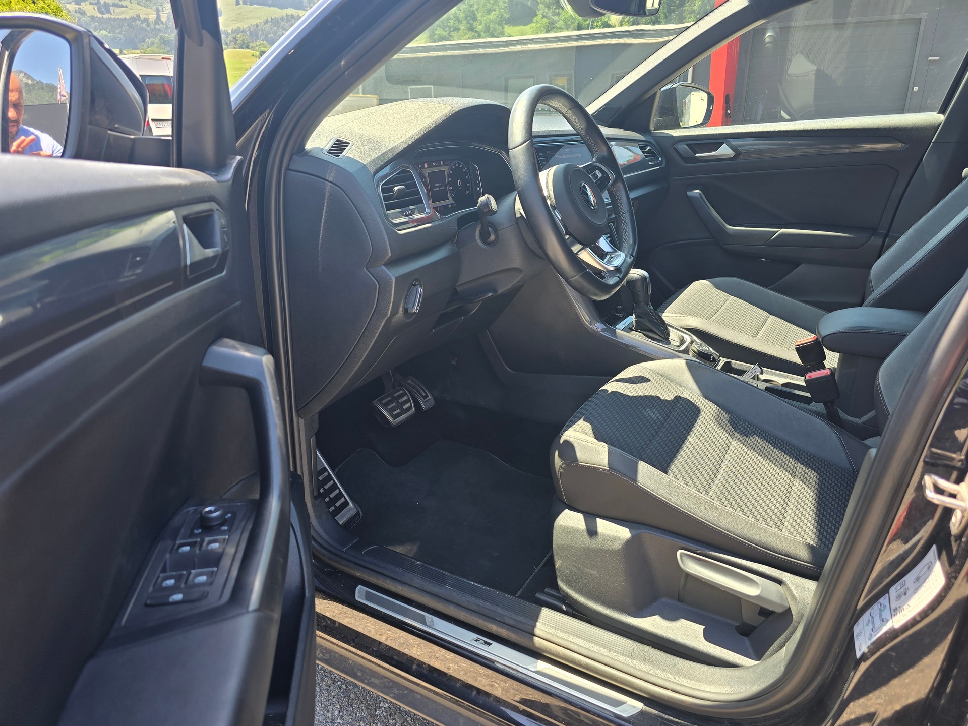 VW T-Roc 2.0 TSI Sport Selection DSG 4Motion R-Line-image-7