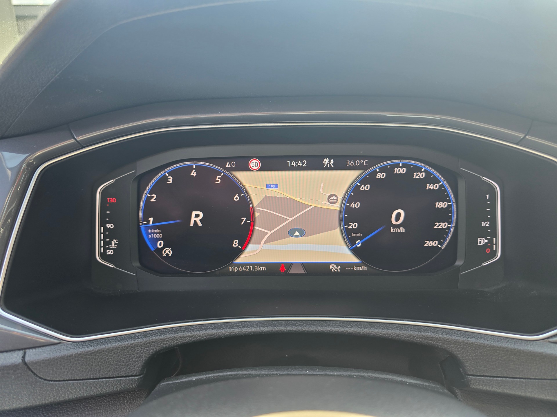 VW T-Roc 2.0 TSI Sport Selection DSG 4Motion R-Line-image-11