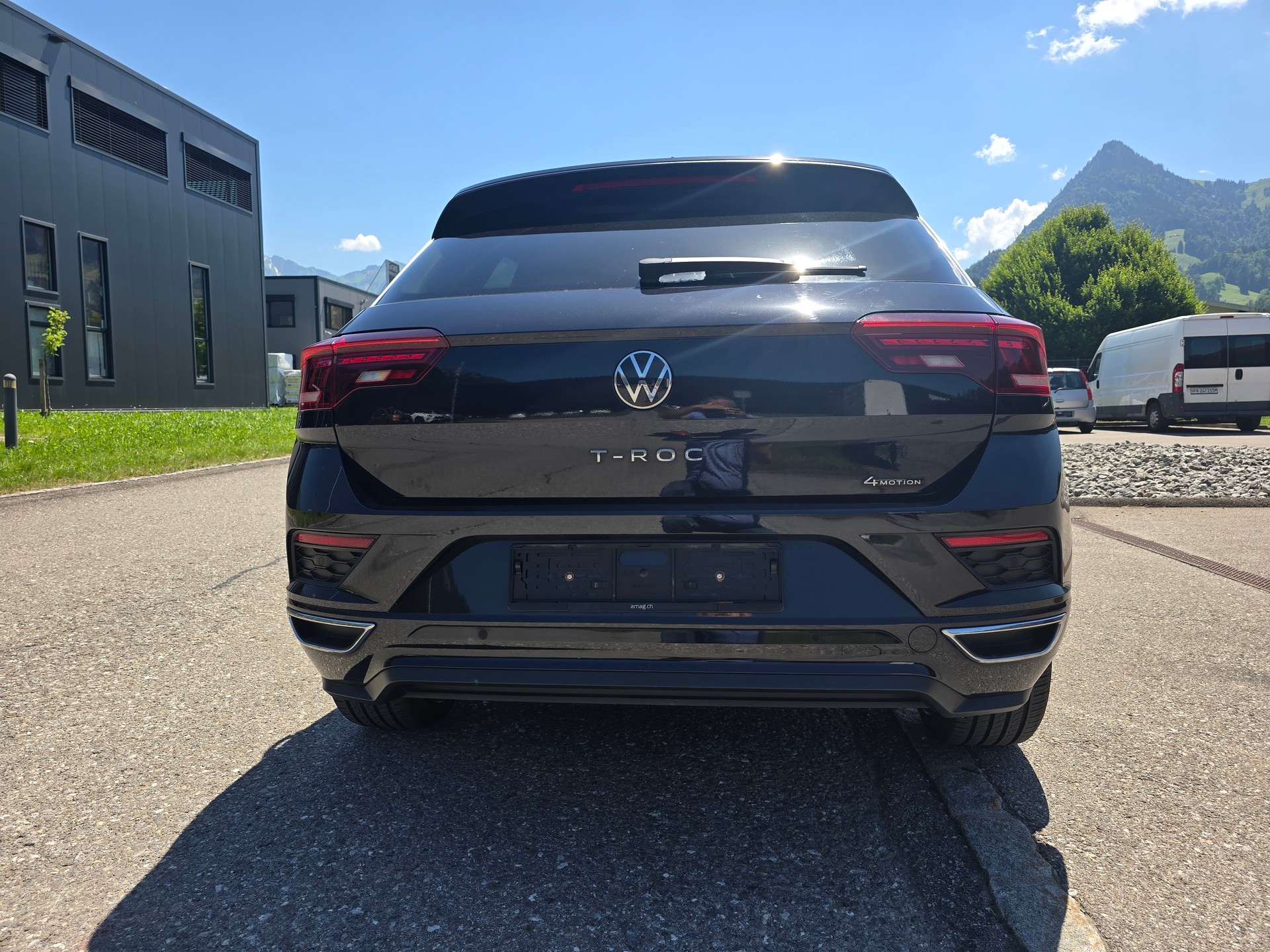 VW T-Roc 2.0 TSI Sport Selection DSG 4Motion R-Line-image-3