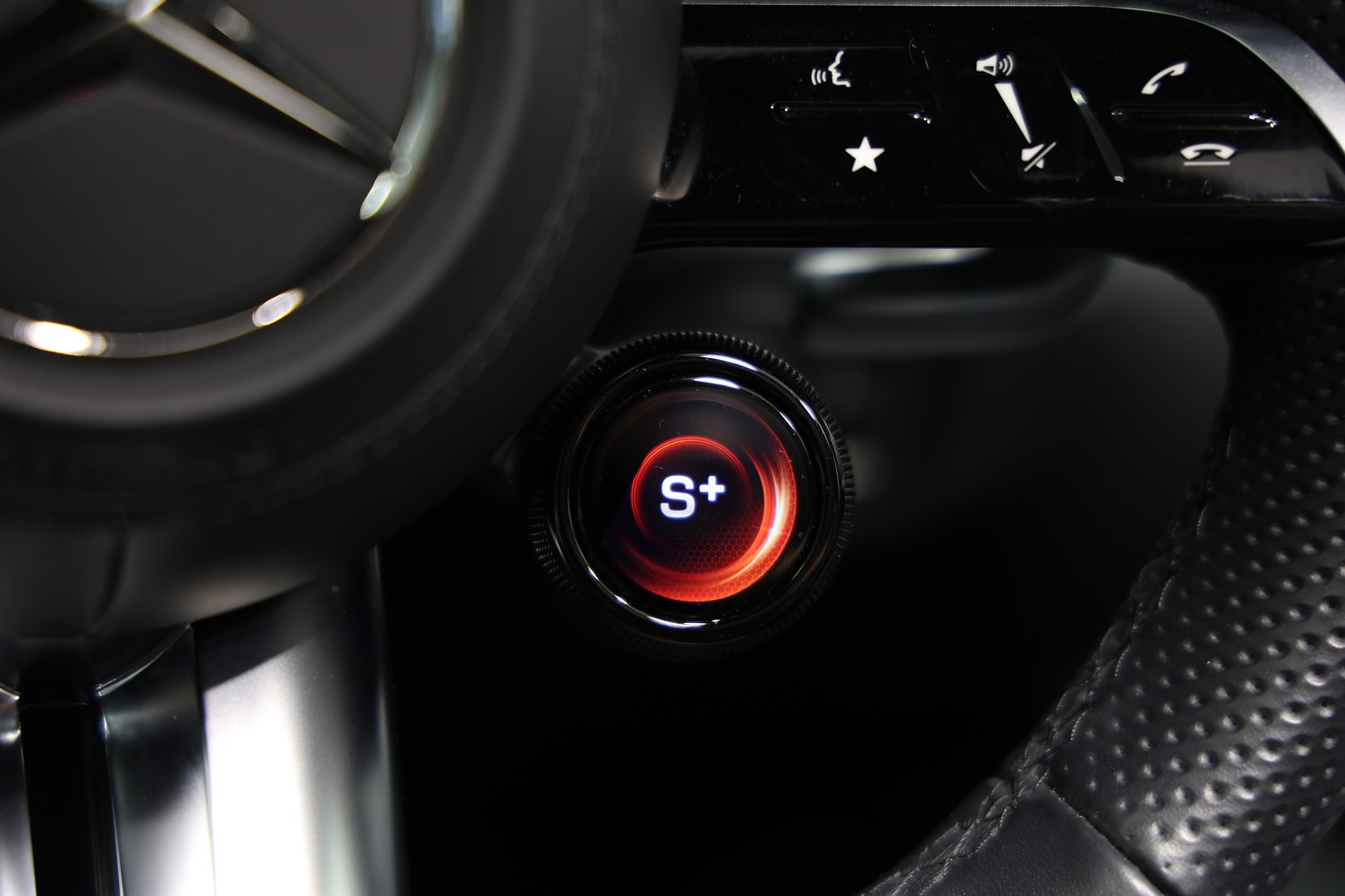 MERCEDES-BENZ GLE 53 AMG 4Matic+ 9G-Speedshift - CH-Fahrzeug - FACELIFT --image-25