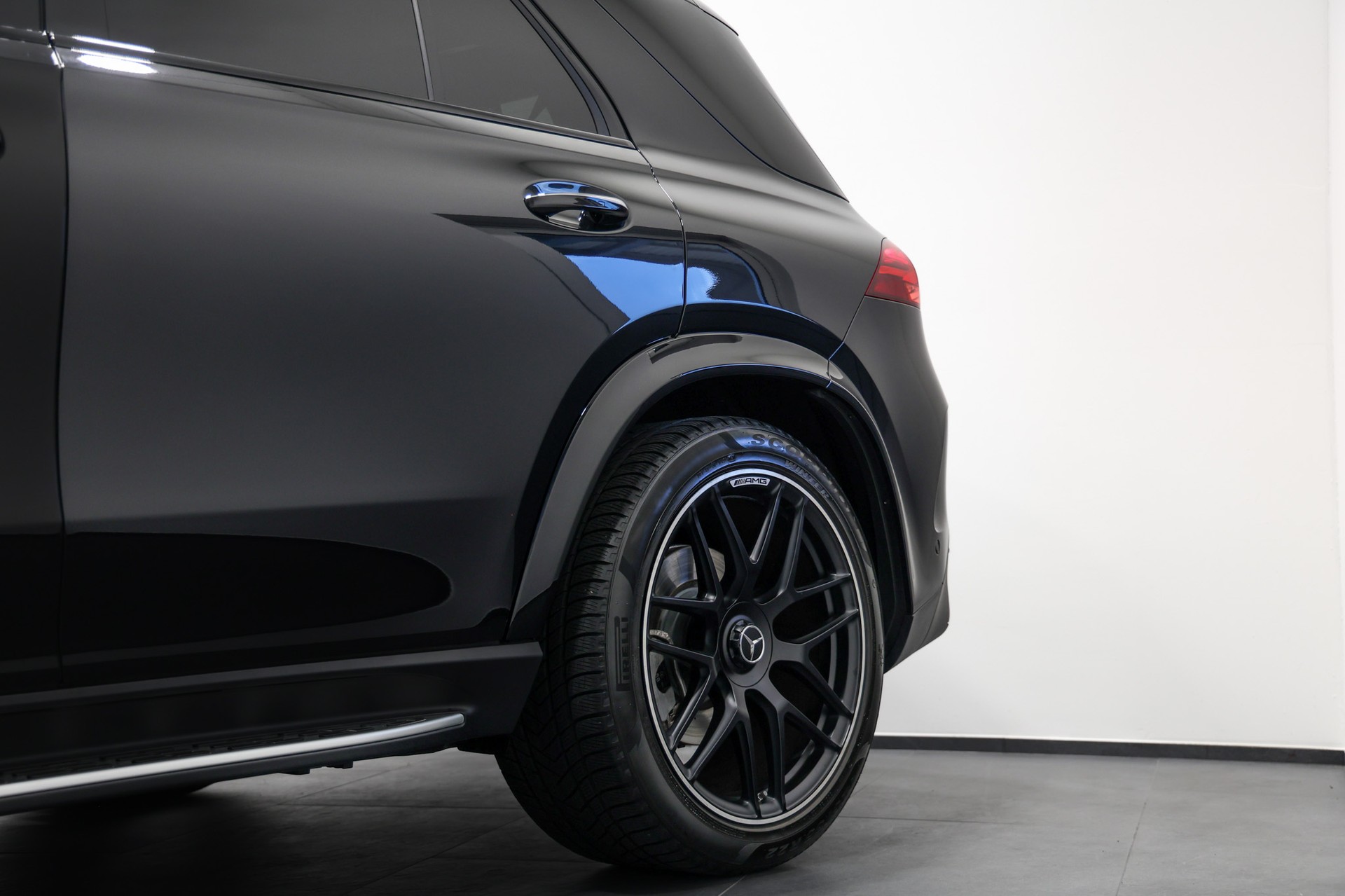 MERCEDES-BENZ GLE 53 AMG 4Matic+ 9G-Speedshift - CH-Fahrzeug - FACELIFT --image-12