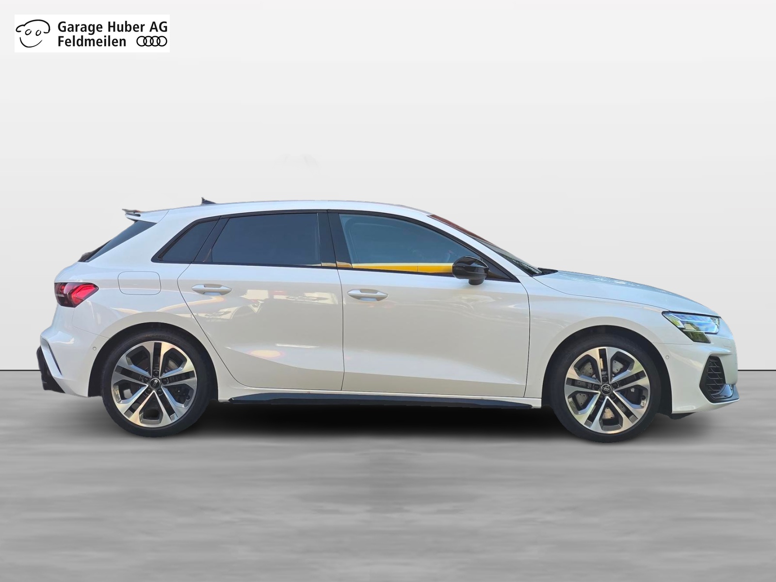 AUDI S3 Sportback TFSI quattro S-tronic-showroom-element-1