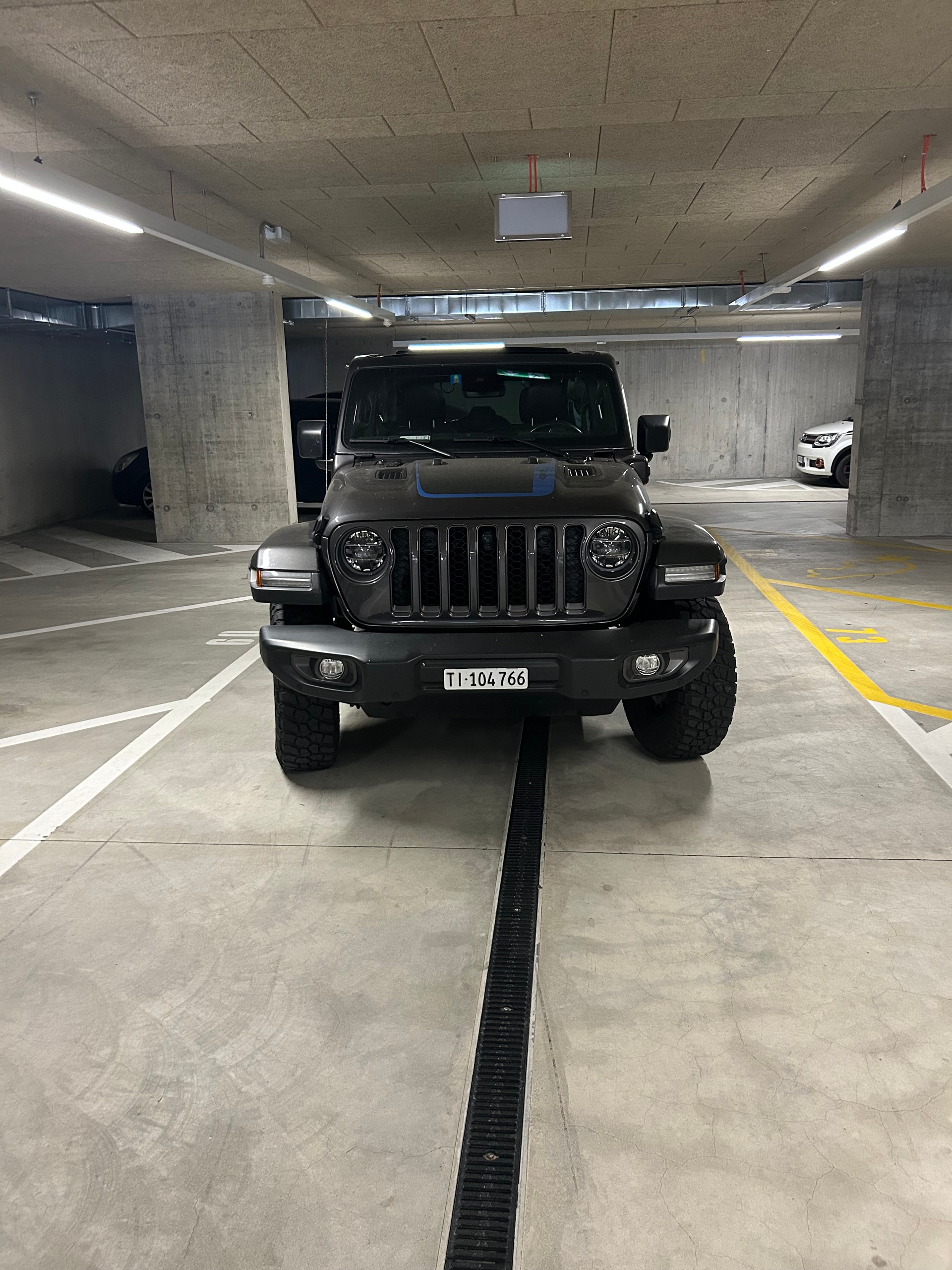 JEEP Wrangler 2.0 PHEV Unlimited Rubicon DT Automatic-image-2
