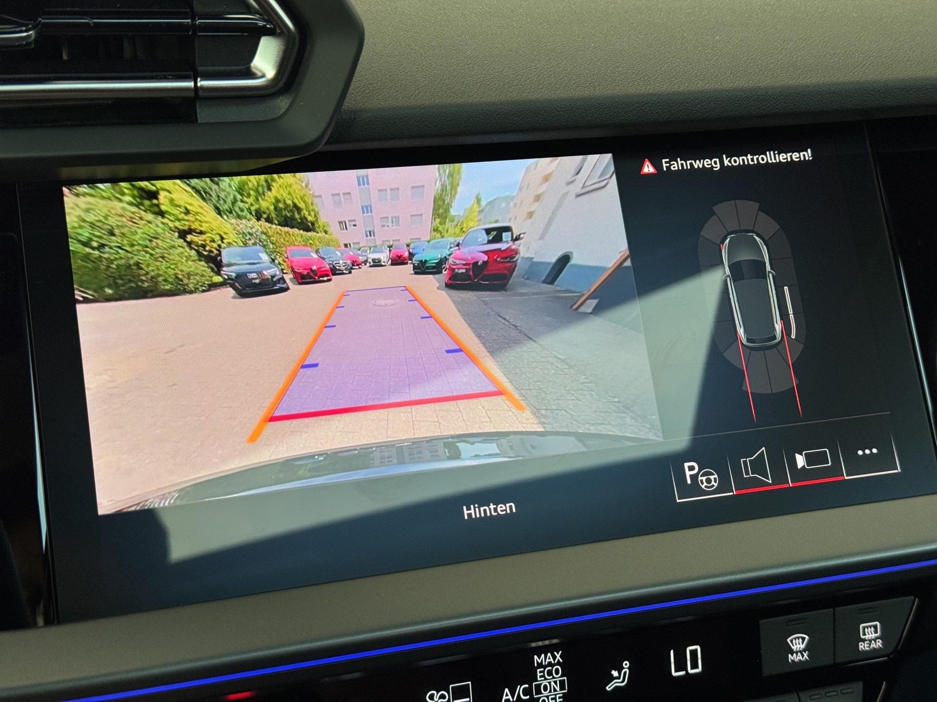 AUDI A3 Sportback 30 TFSI S-Line "Pano-SONOS-Leder-Sportsitze"-image-19