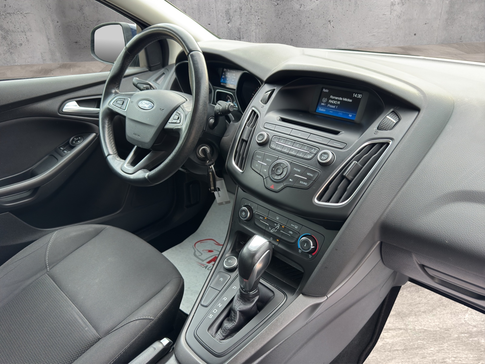 FORD Focus 1.0 SCTi Business Automatic-image-12