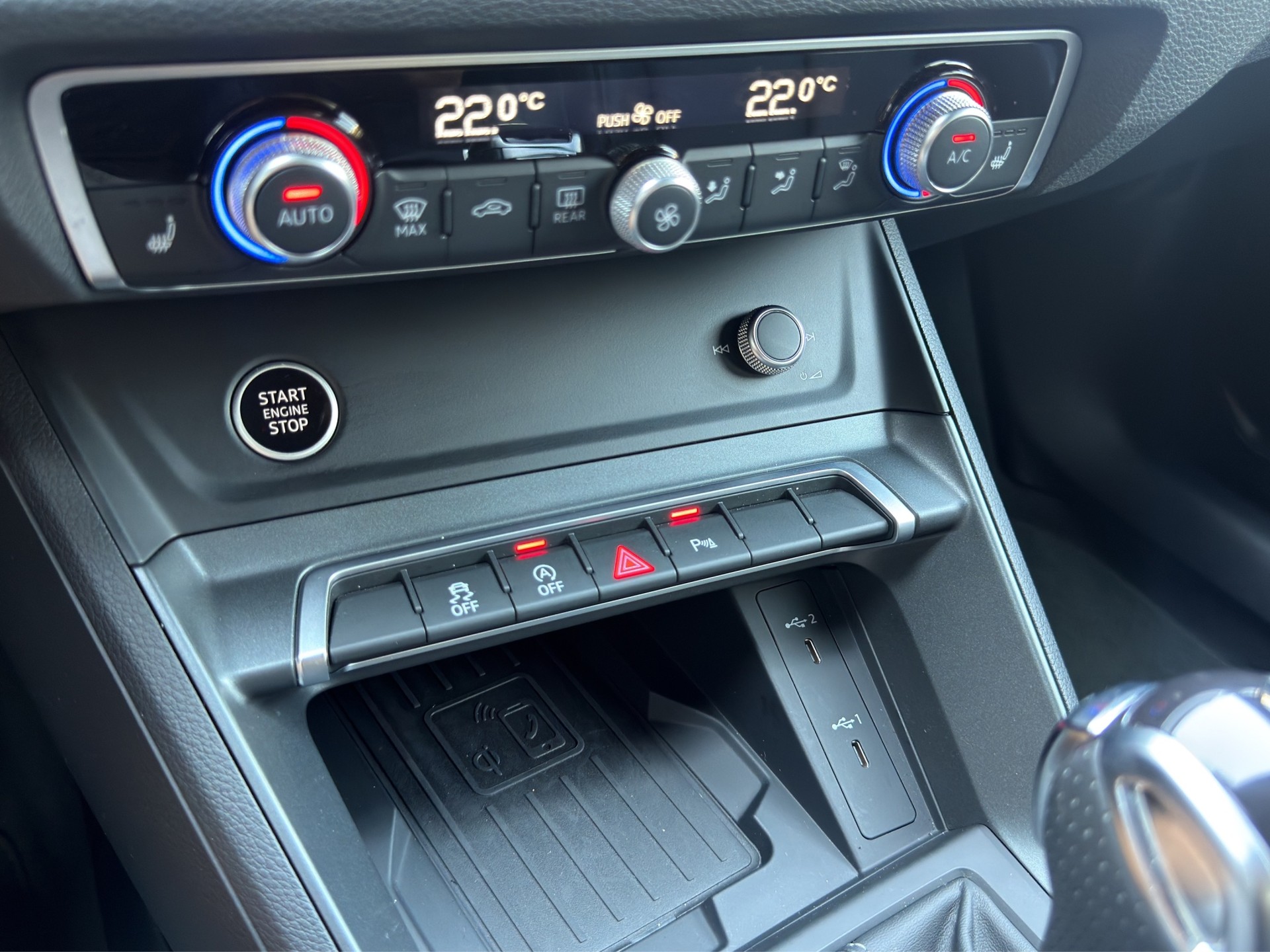 AUDI Q3 35 TFSI S line Attraction S-tronic-image-15