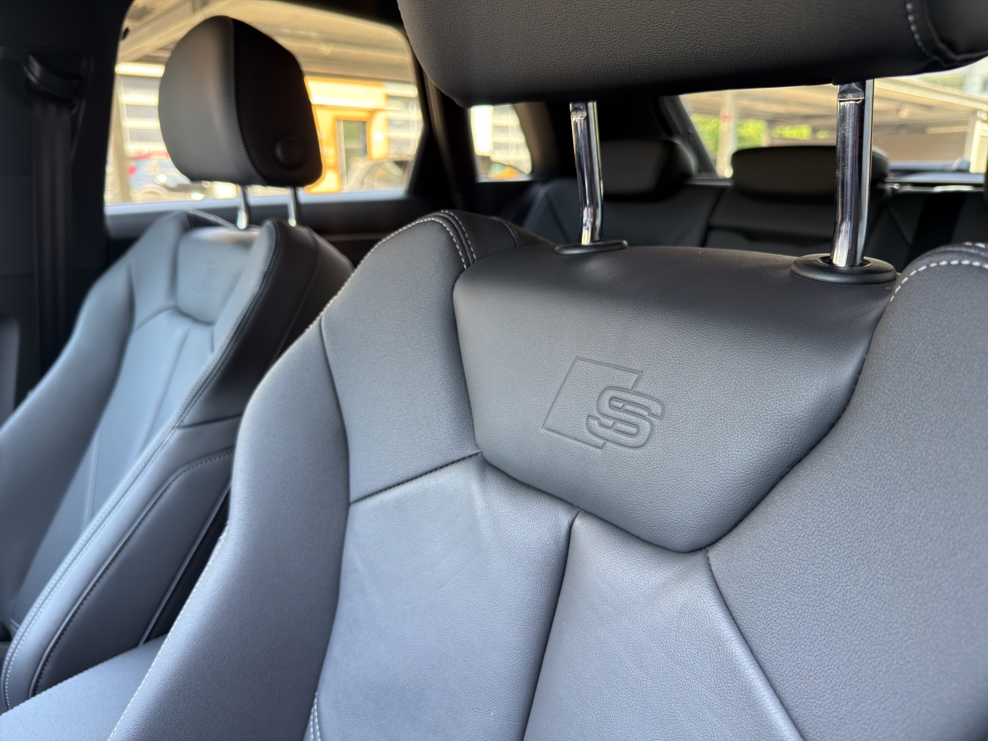 AUDI Q3 35 TFSI S line Attraction S-tronic-image-11
