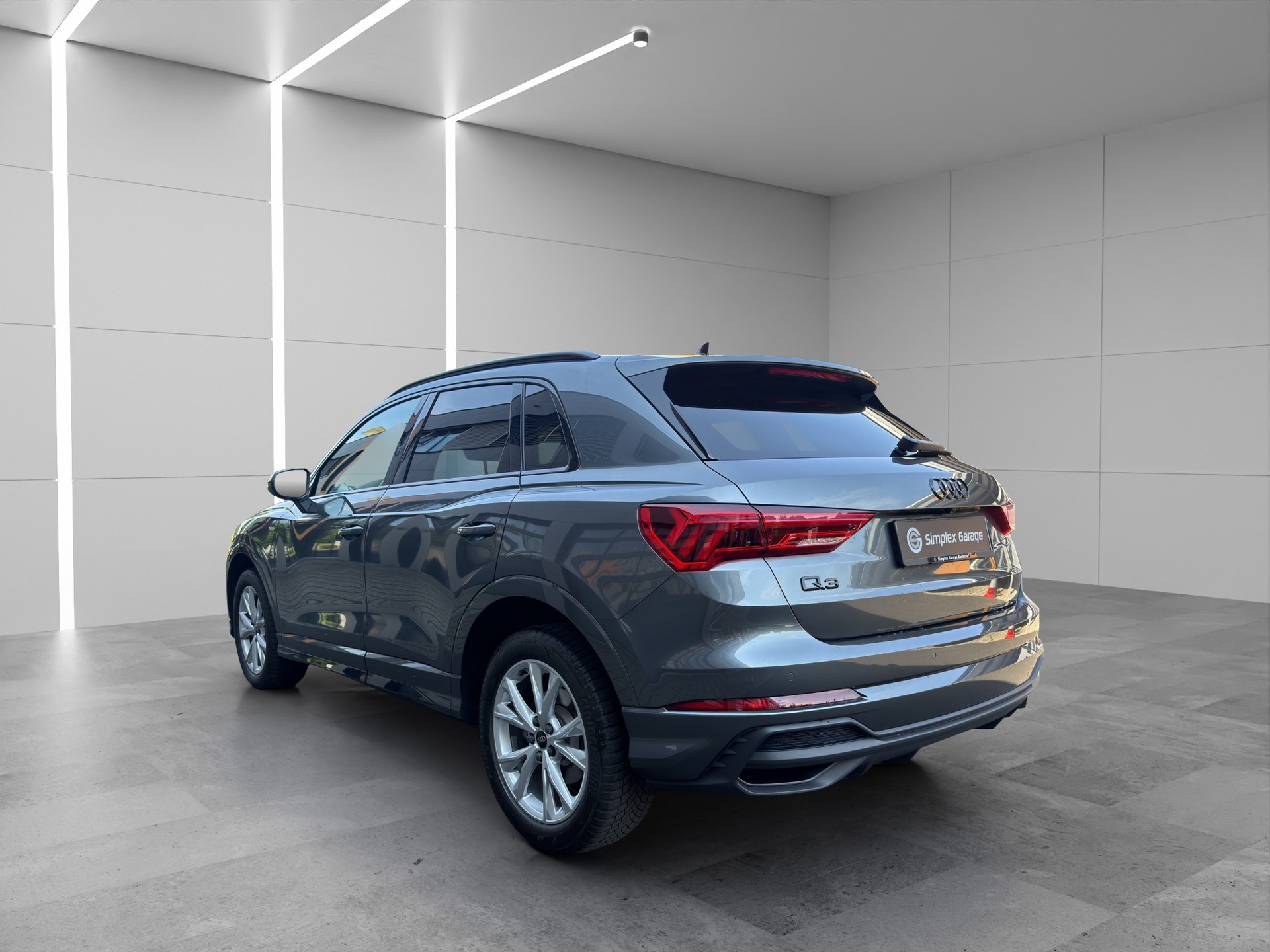 AUDI Q3 35 TFSI S line Attraction S-tronic-image-4