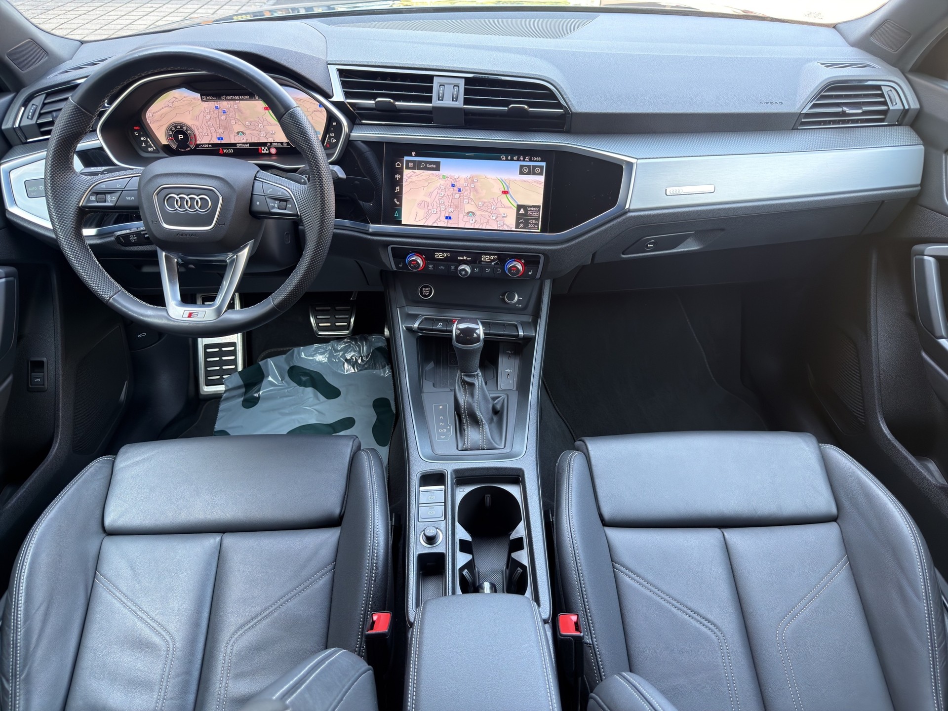 AUDI Q3 35 TFSI S line Attraction S-tronic-image-8