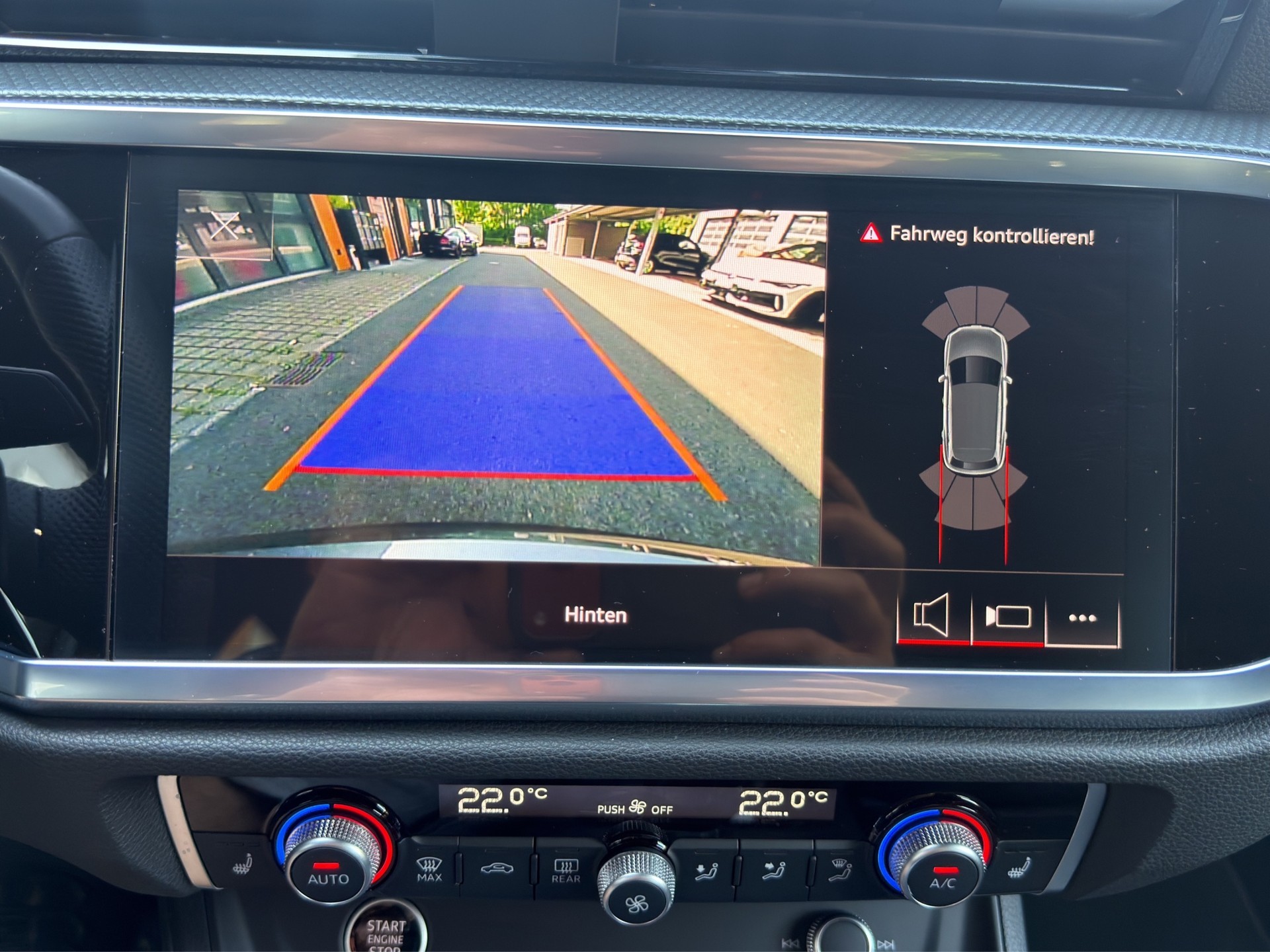 AUDI Q3 35 TFSI S line Attraction S-tronic-image-14