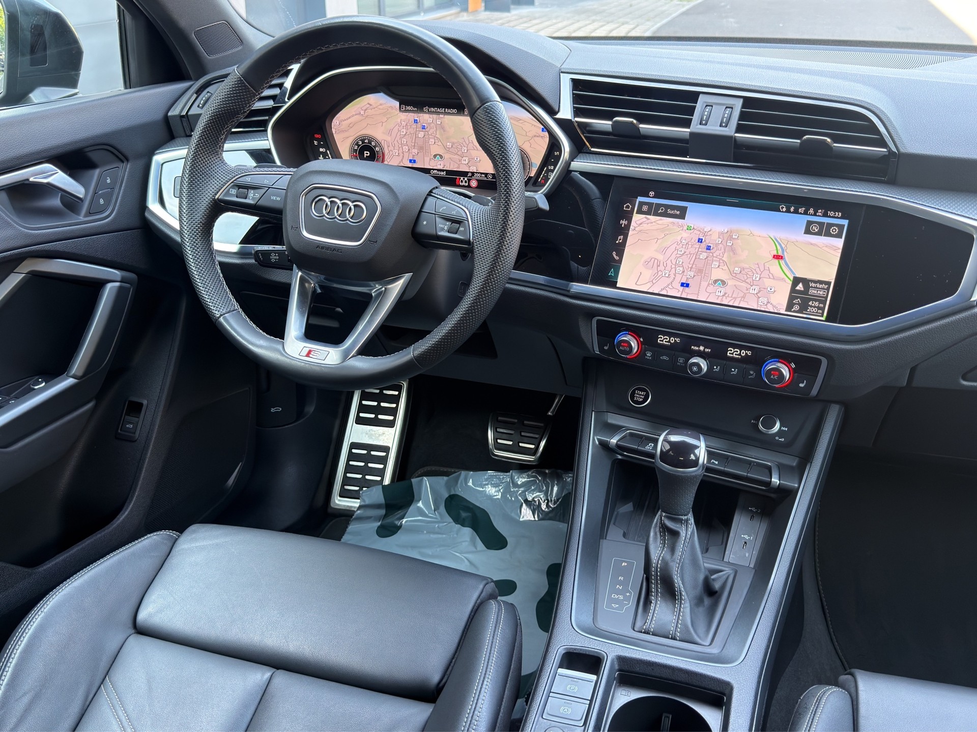 AUDI Q3 35 TFSI S line Attraction S-tronic-image-13