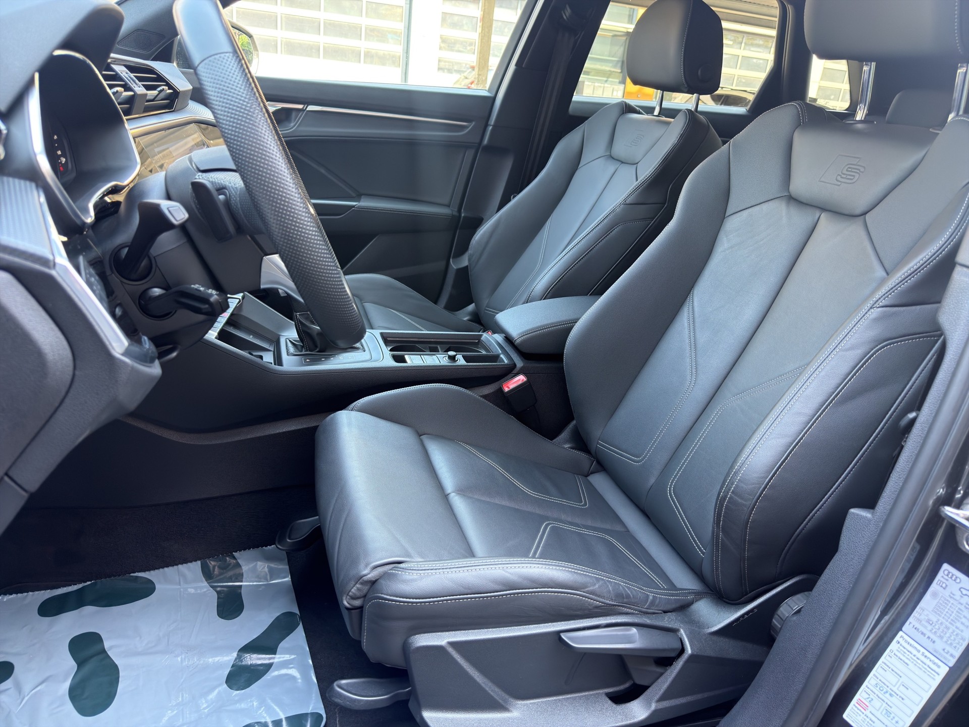 AUDI Q3 35 TFSI S line Attraction S-tronic-image-10