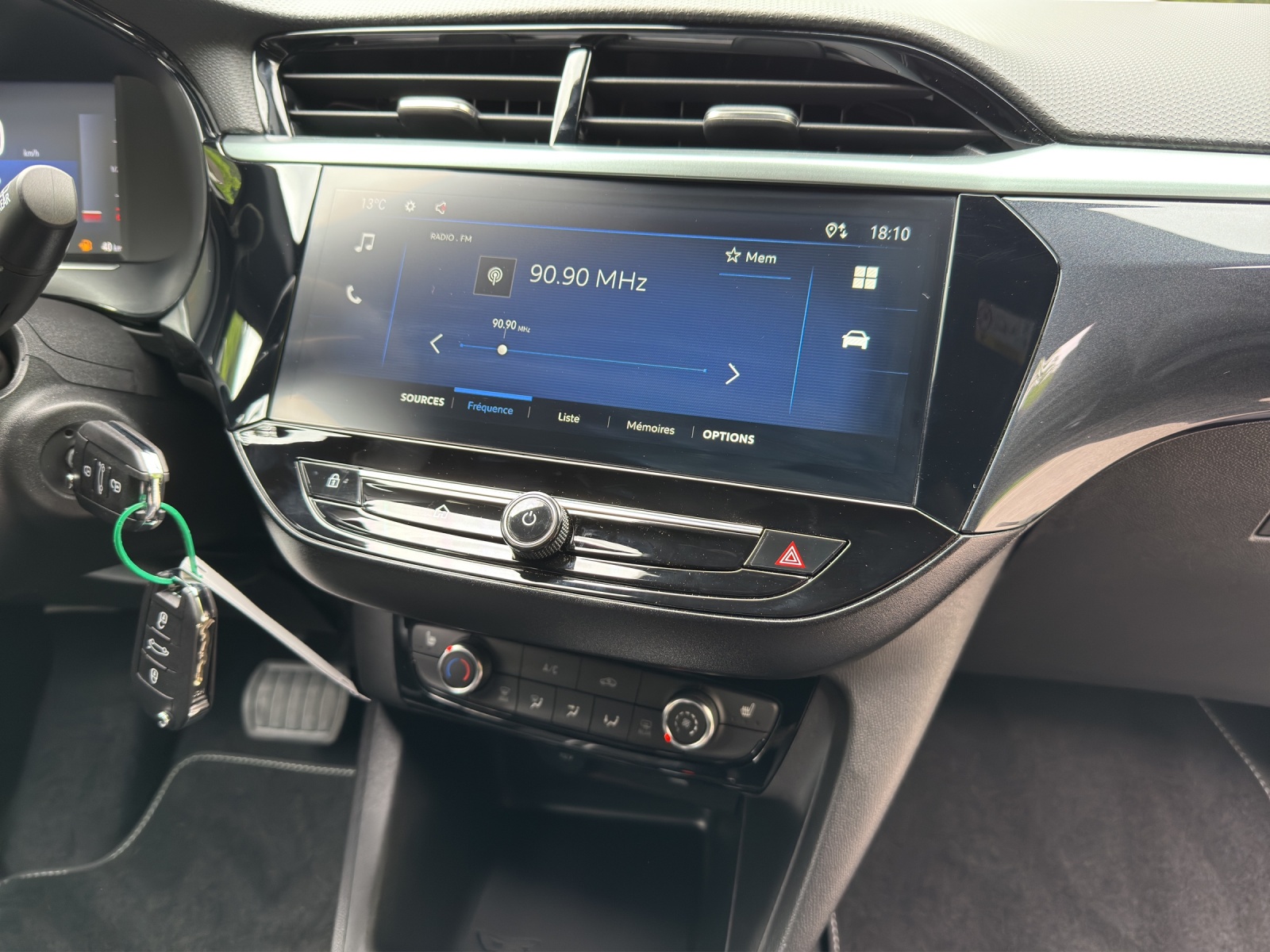 OPEL Corsa 1.2 Turbo Hybrid Sporthilfe-image-14