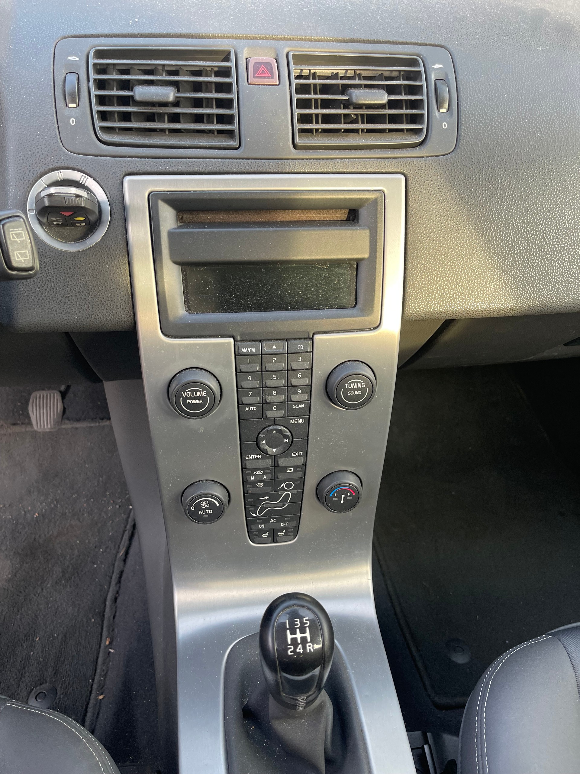 VOLVO V50 2.4 Momentum-image-3