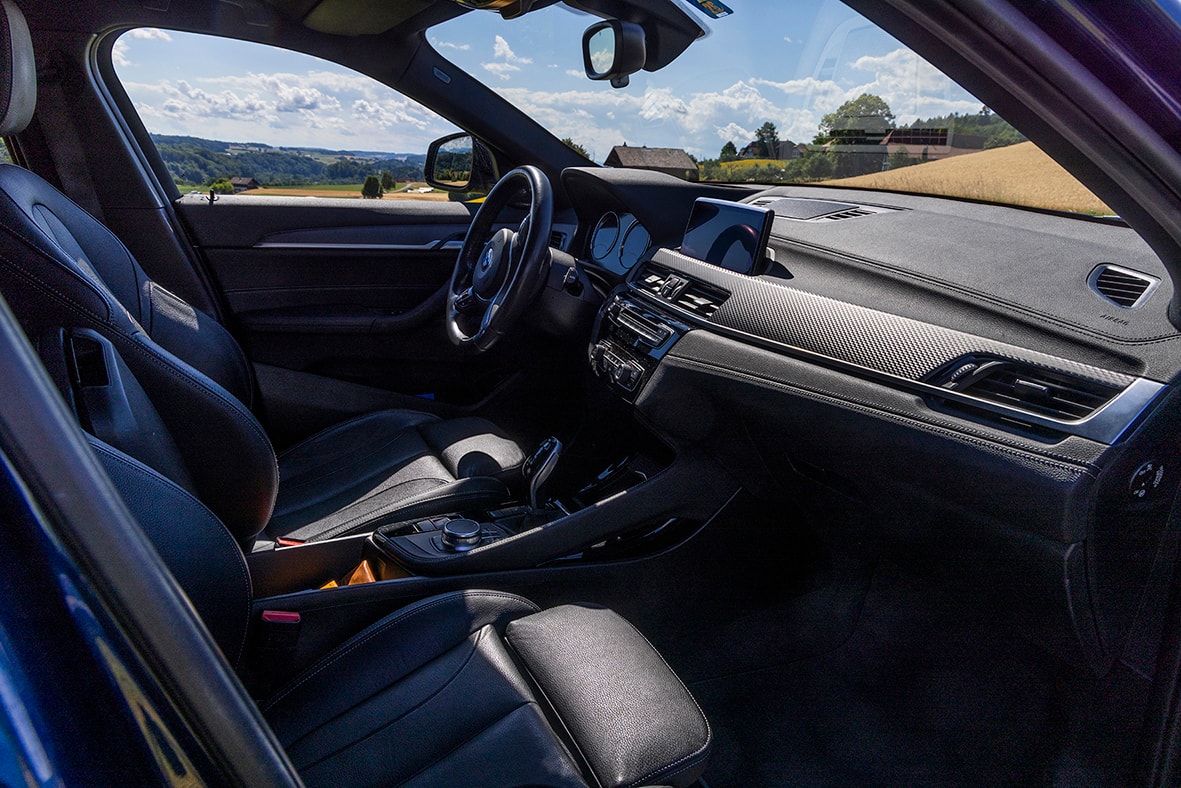 BMW 20i sDrive-image-2