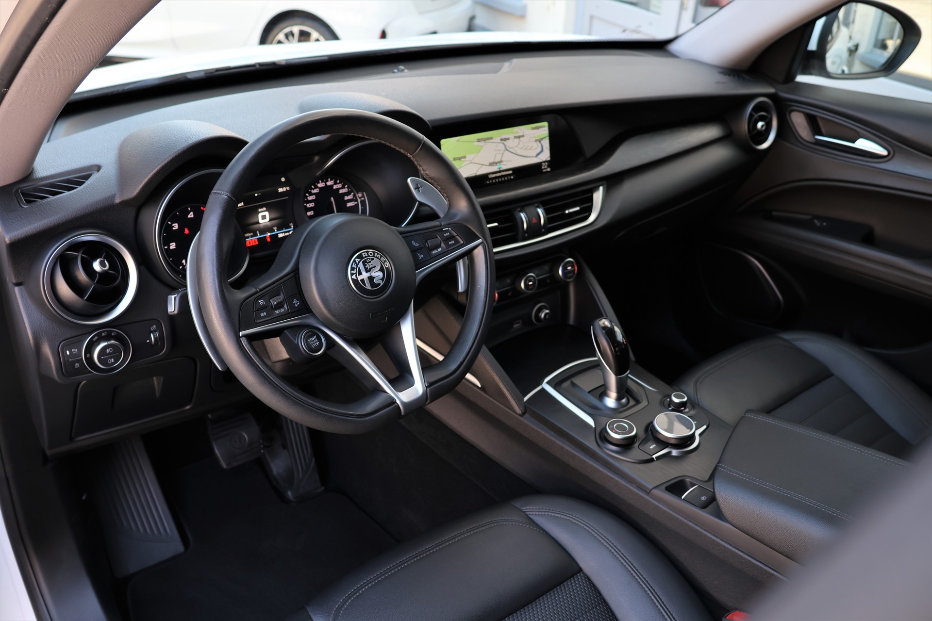 ALFA ROMEO Stelvio 2.2 JTDM Super Q4 Automatic (CH)-image-9
