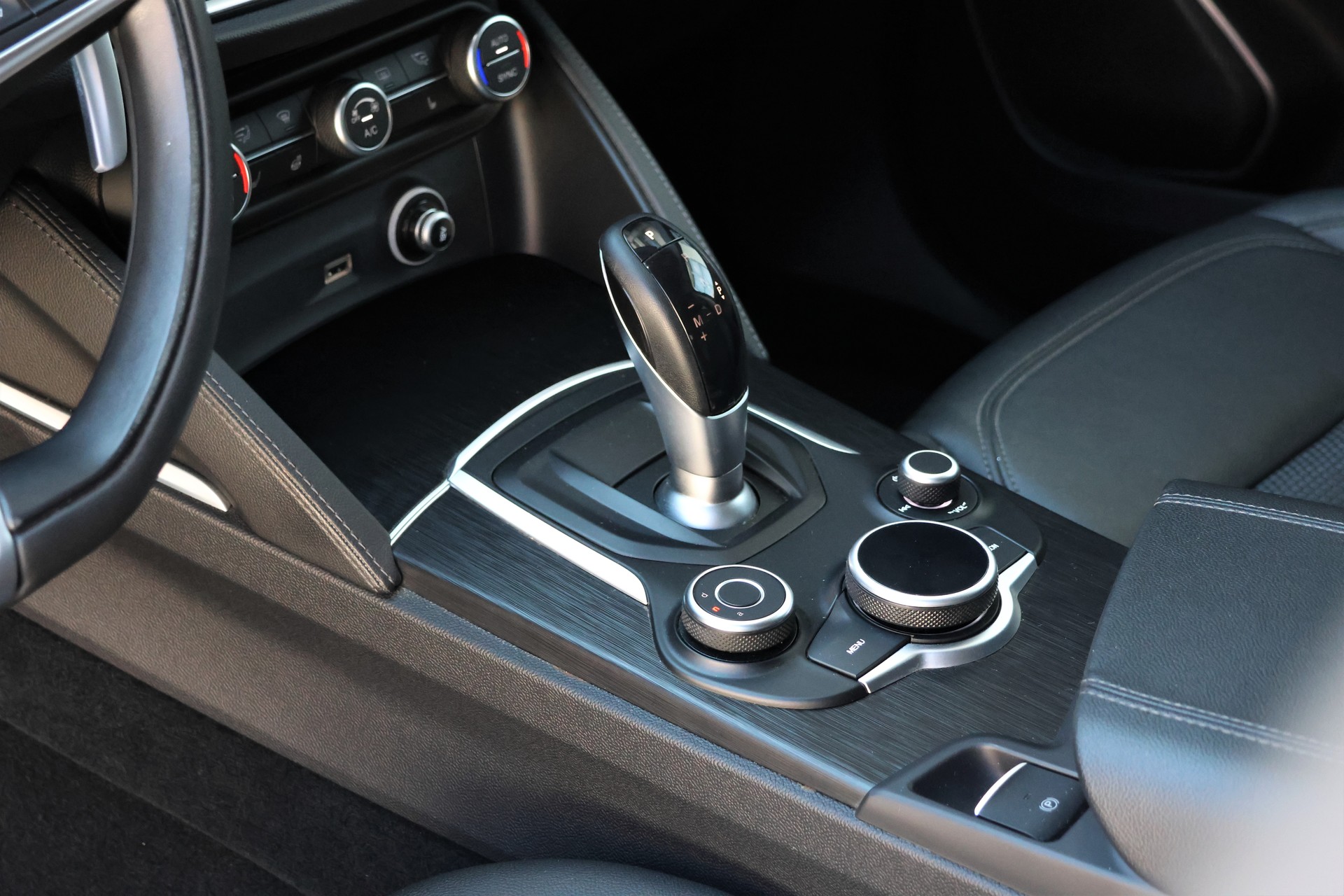 ALFA ROMEO Stelvio 2.2 JTDM Super Q4 Automatic (CH)-image-10
