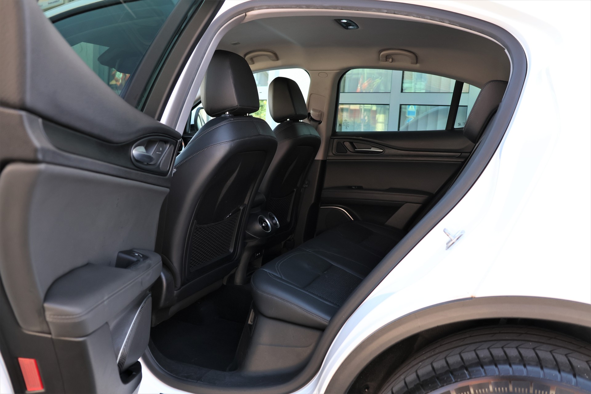 ALFA ROMEO Stelvio 2.2 JTDM Super Q4 Automatic (CH)-image-11
