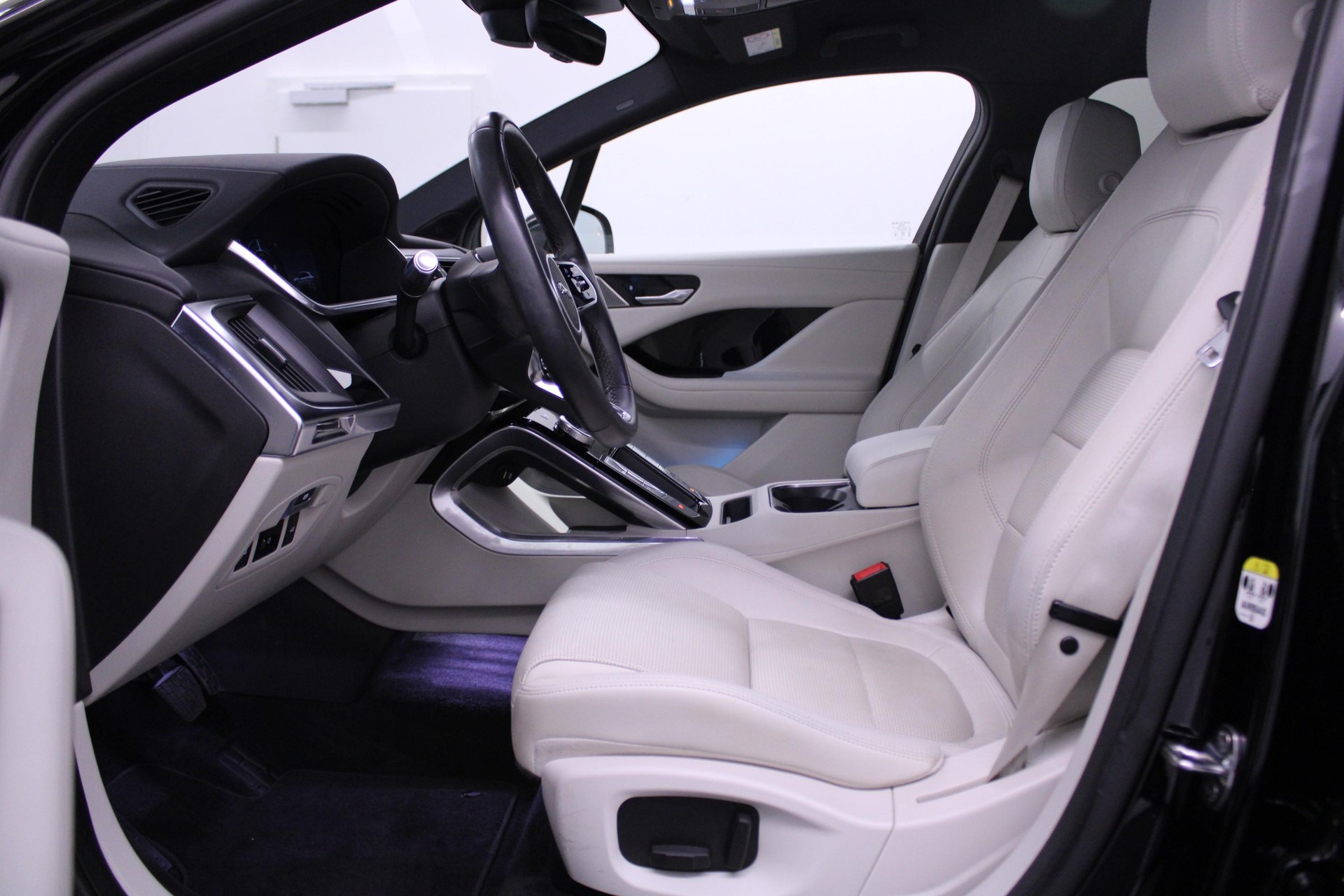 JAGUAR I-Pace EV400 SE AWD-image-6