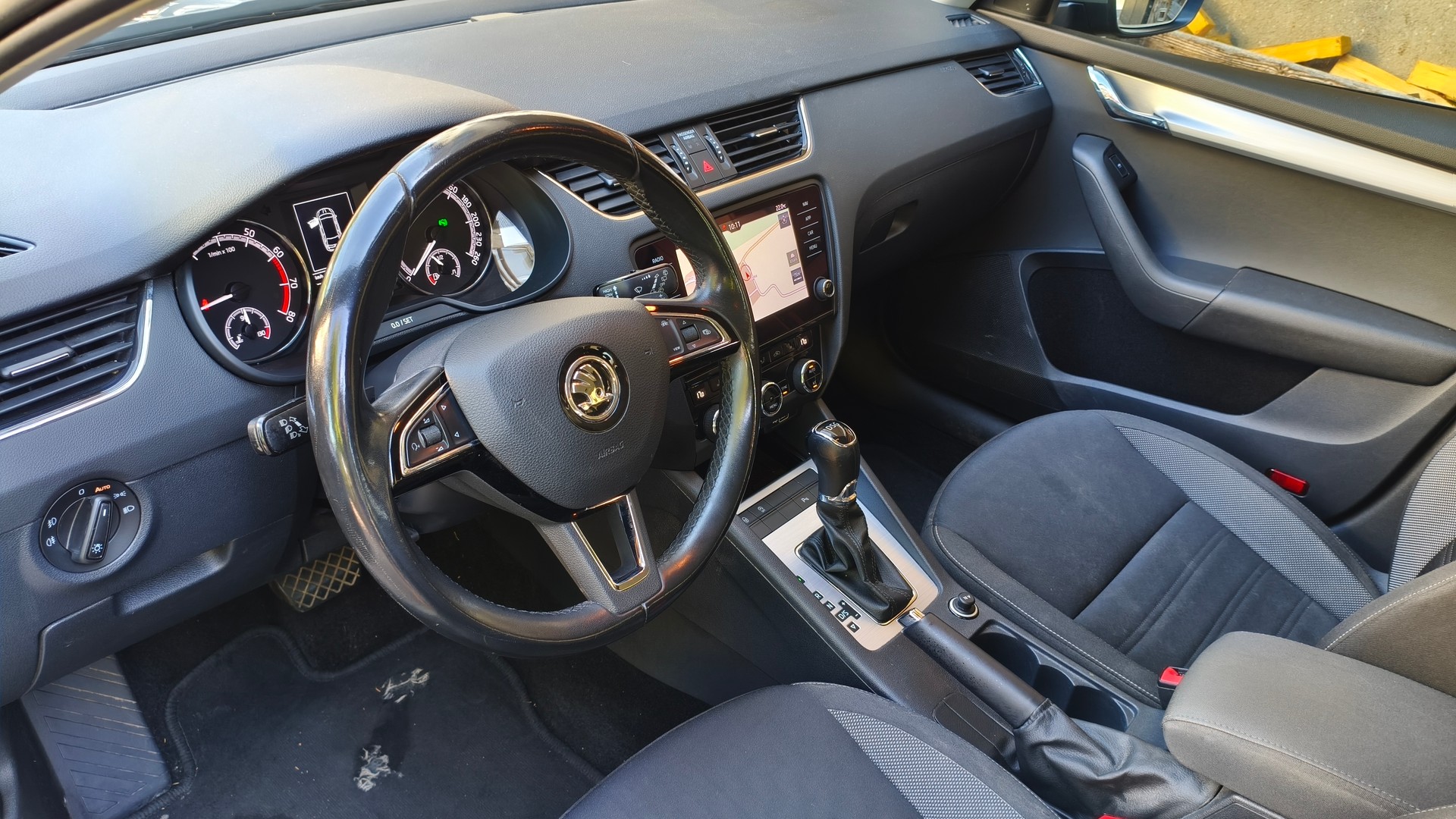 SKODA Octavia Combi 1.5 TSI Ambition DSG-image-6