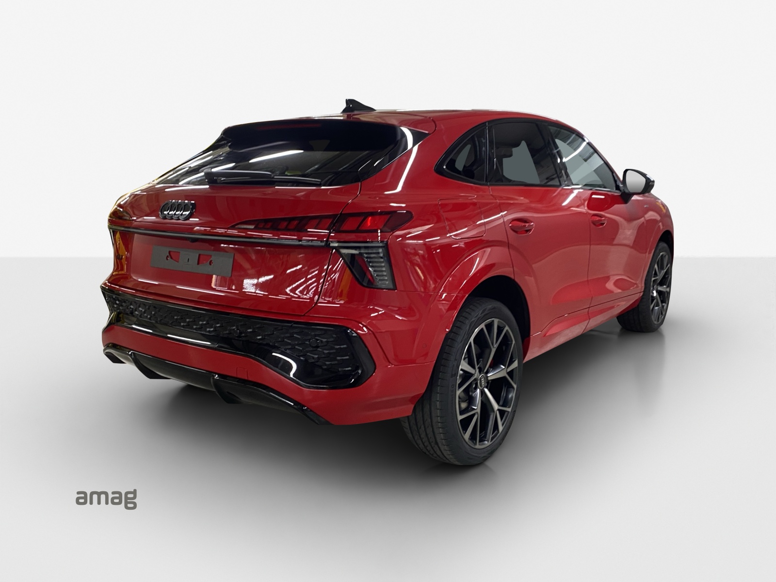 AUDI Q3 Sportback e-hybrid 200 kW S tronig-image-4