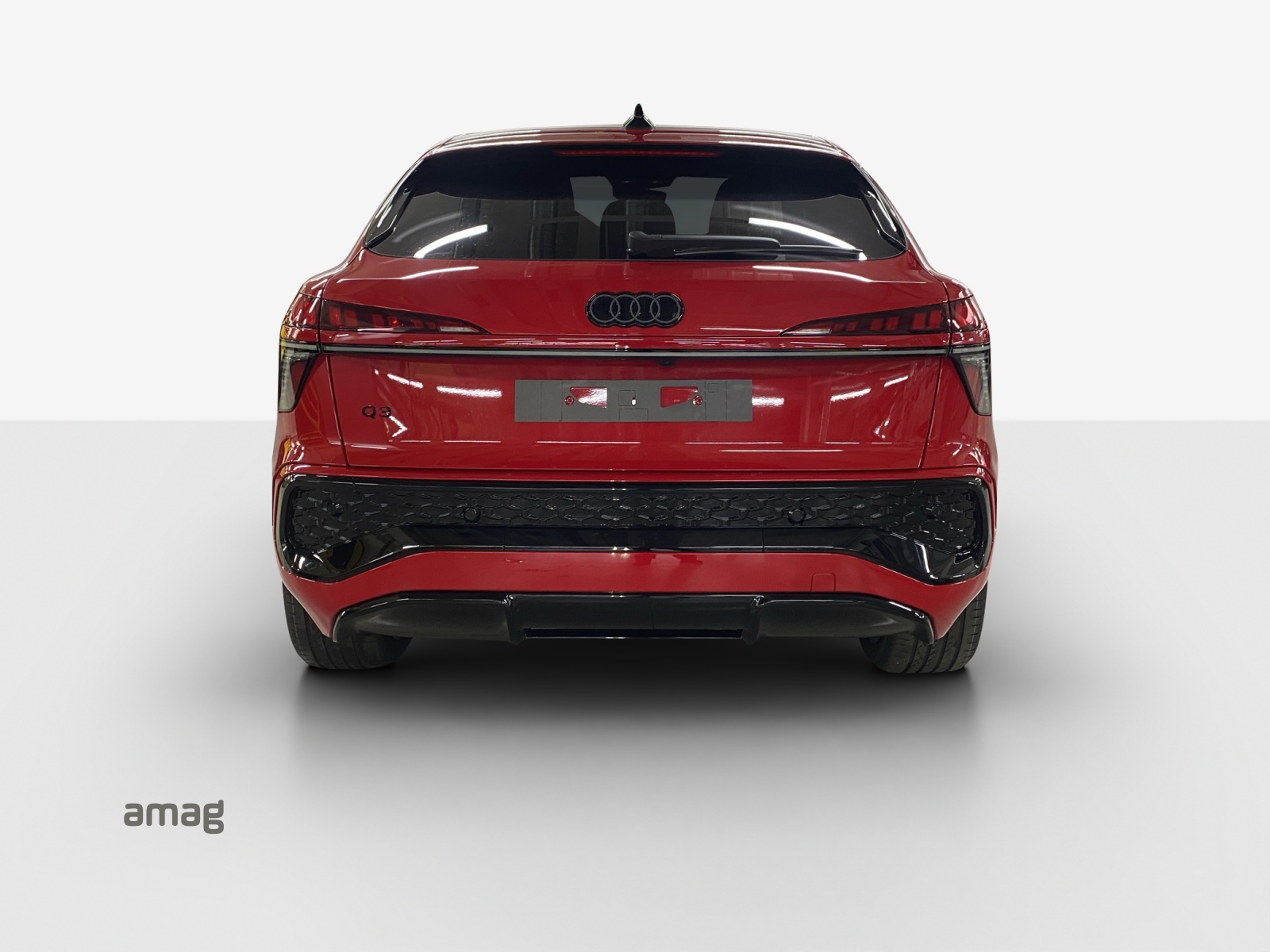 AUDI Q3 Sportback e-hybrid 200 kW S tronig-showroom-element-3