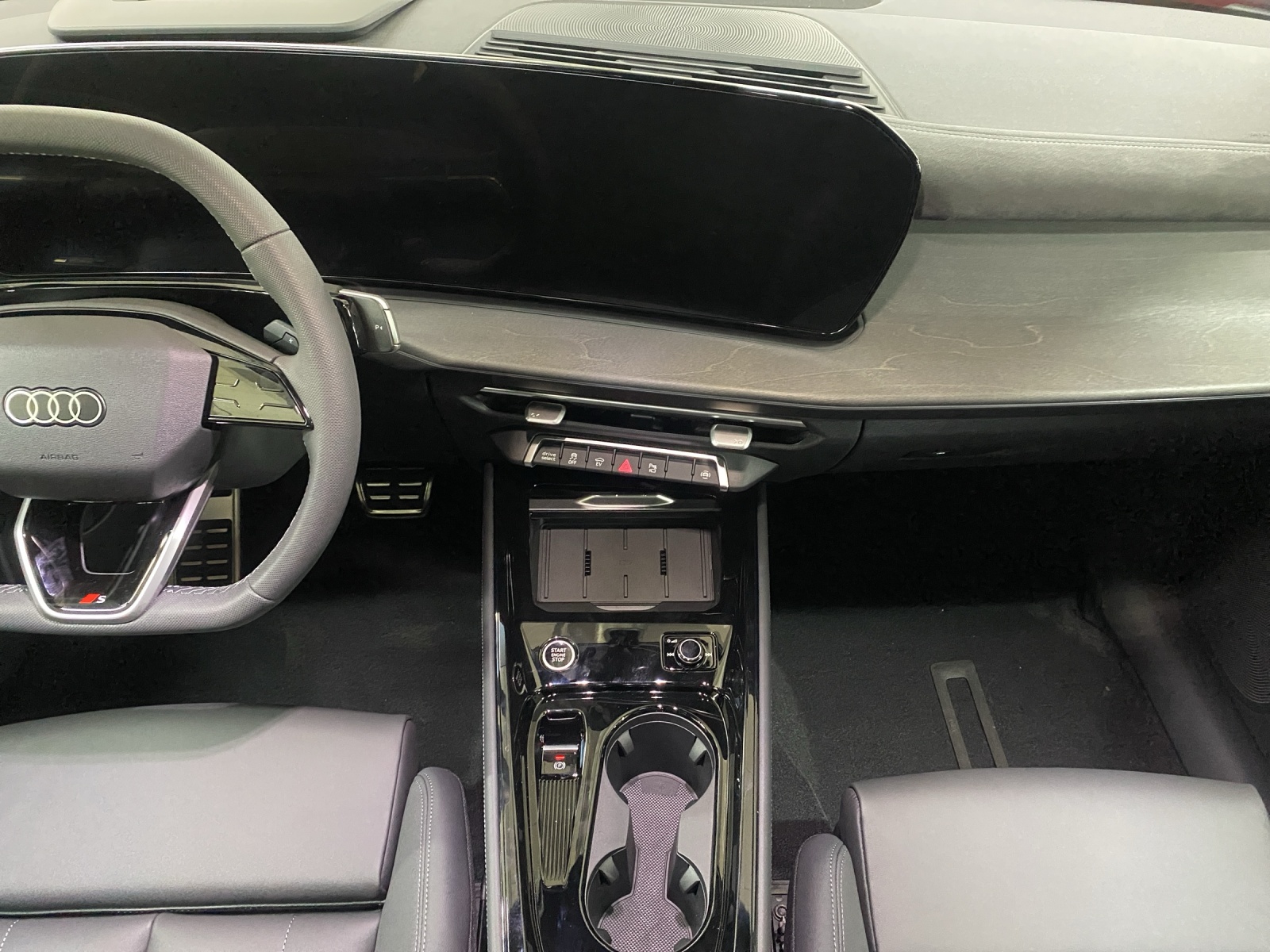 AUDI Q3 Sportback e-hybrid 200 kW S tronig-image-10
