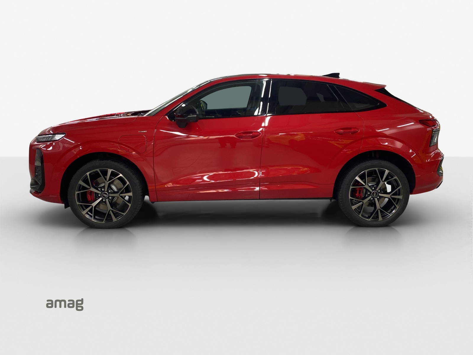 AUDI Q3 Sportback e-hybrid 200 kW S tronig-showroom-element-1