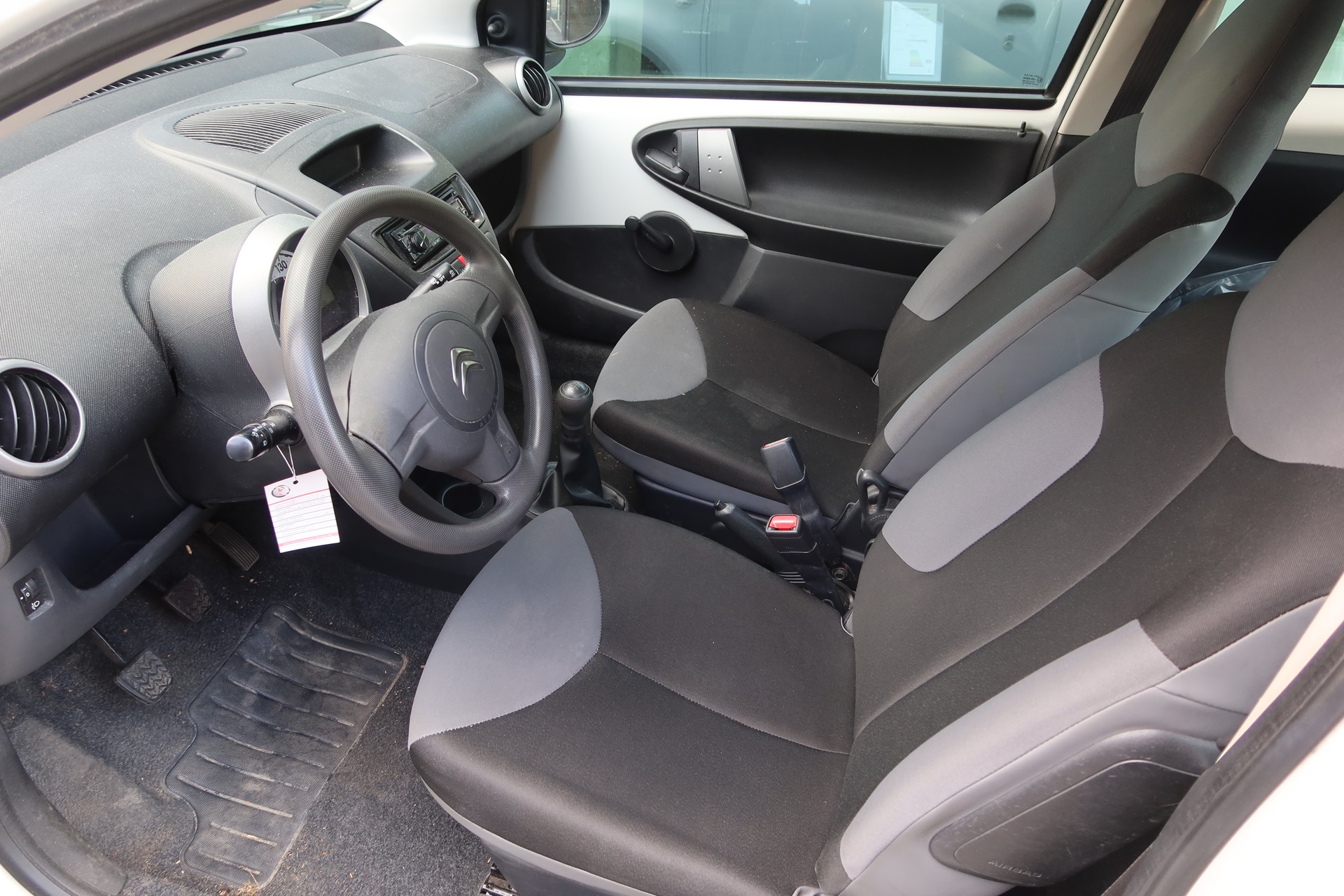 CITROEN C1 1.0i Attraction-image-5