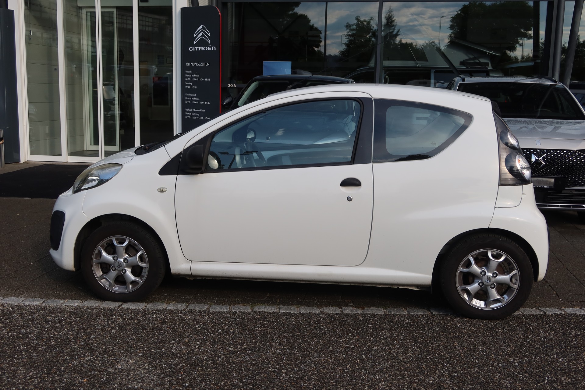 CITROEN C1 1.0i Attraction-image-1