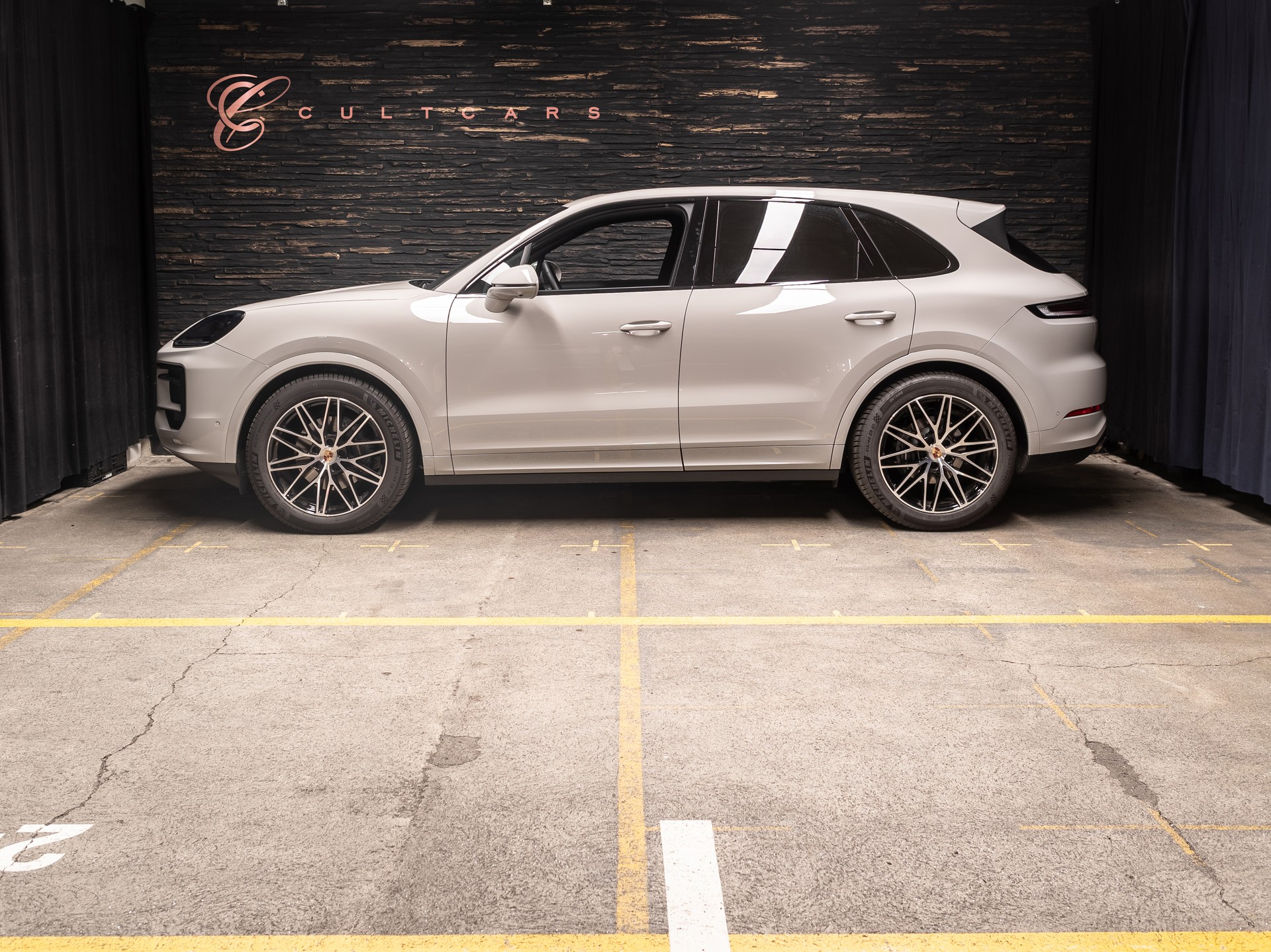 PORSCHE Cayenne Black Edition Tiptronic-image-1