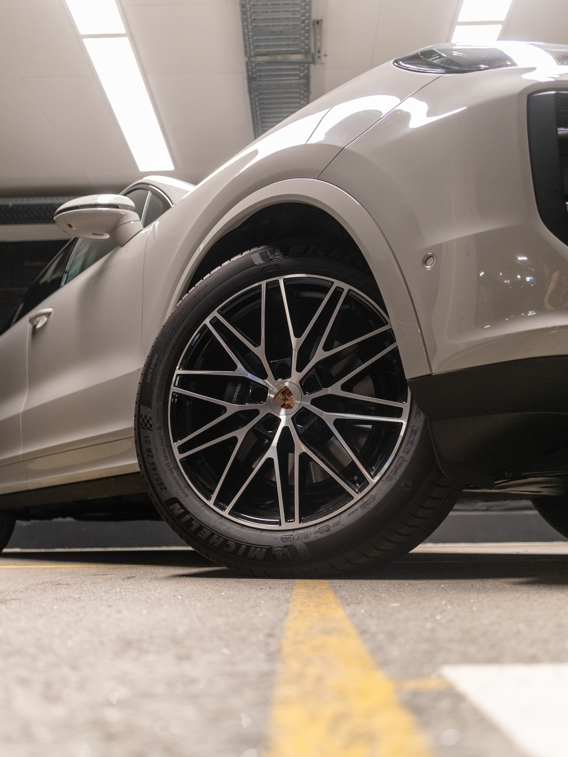 PORSCHE Cayenne Black Edition Tiptronic-image-11