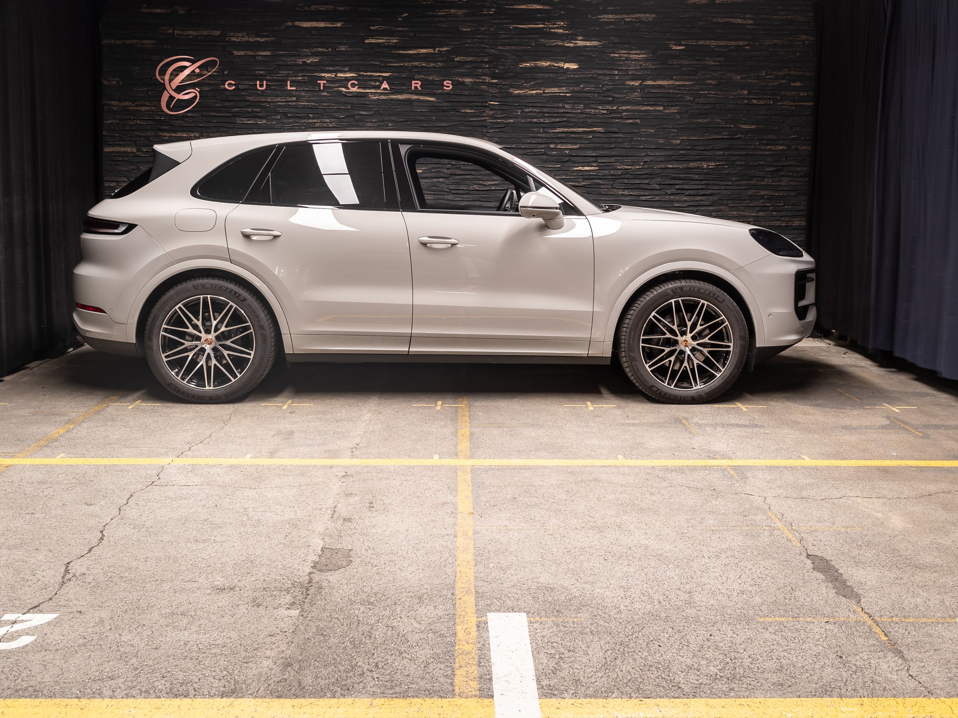 PORSCHE Cayenne Black Edition Tiptronic-image-0