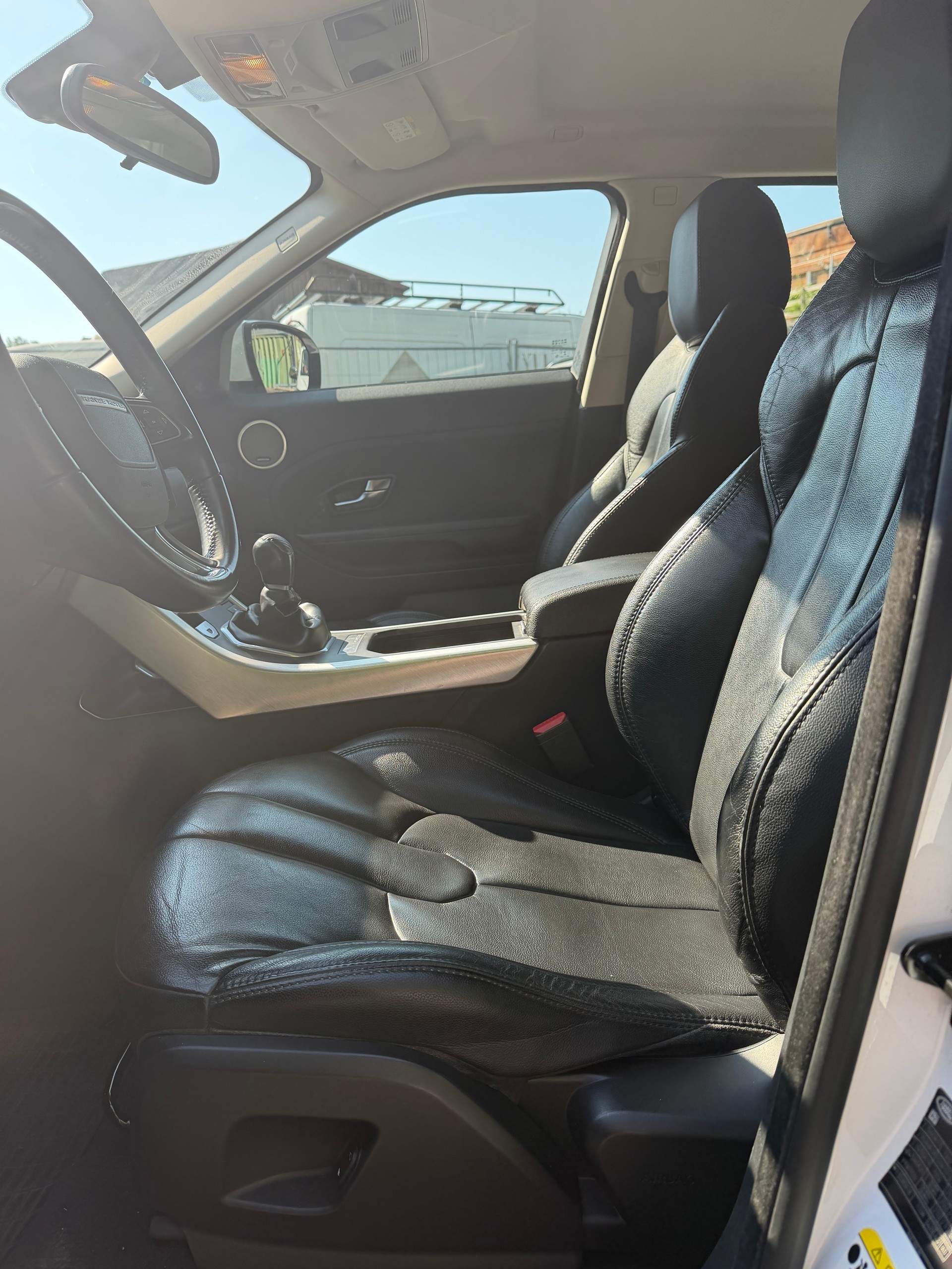LAND ROVER Range Rover Evoque 2.2 TD4 Pure-image-8